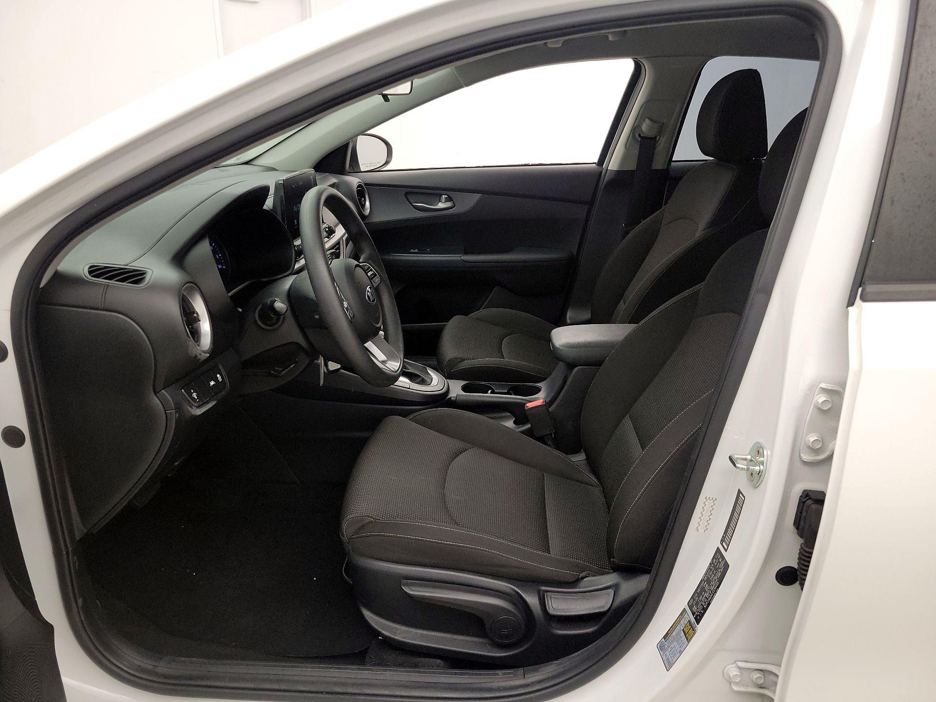 Thumbnail: 2020 Kia Forte - 11