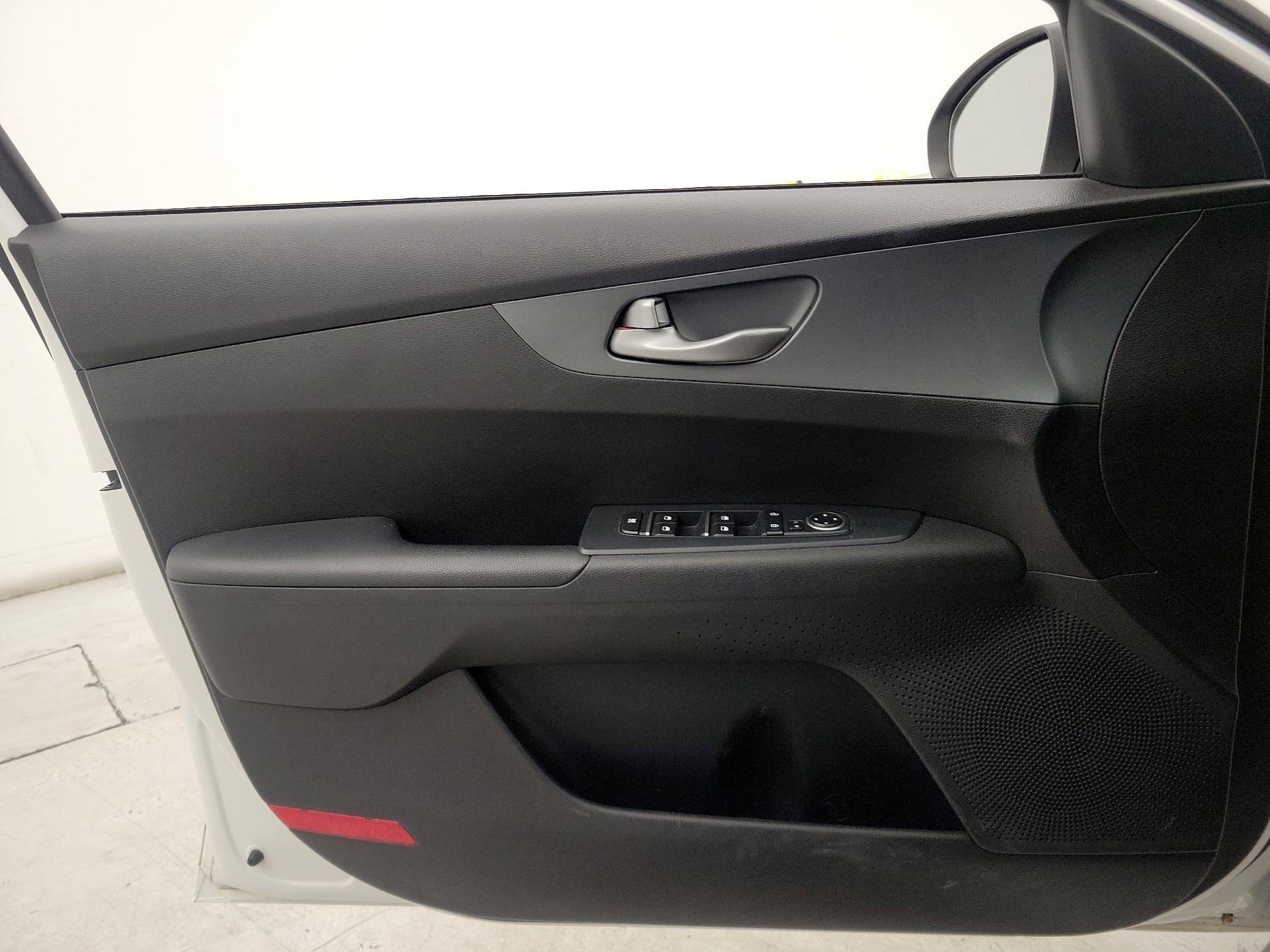 Thumbnail: 2020 Kia Forte - 12