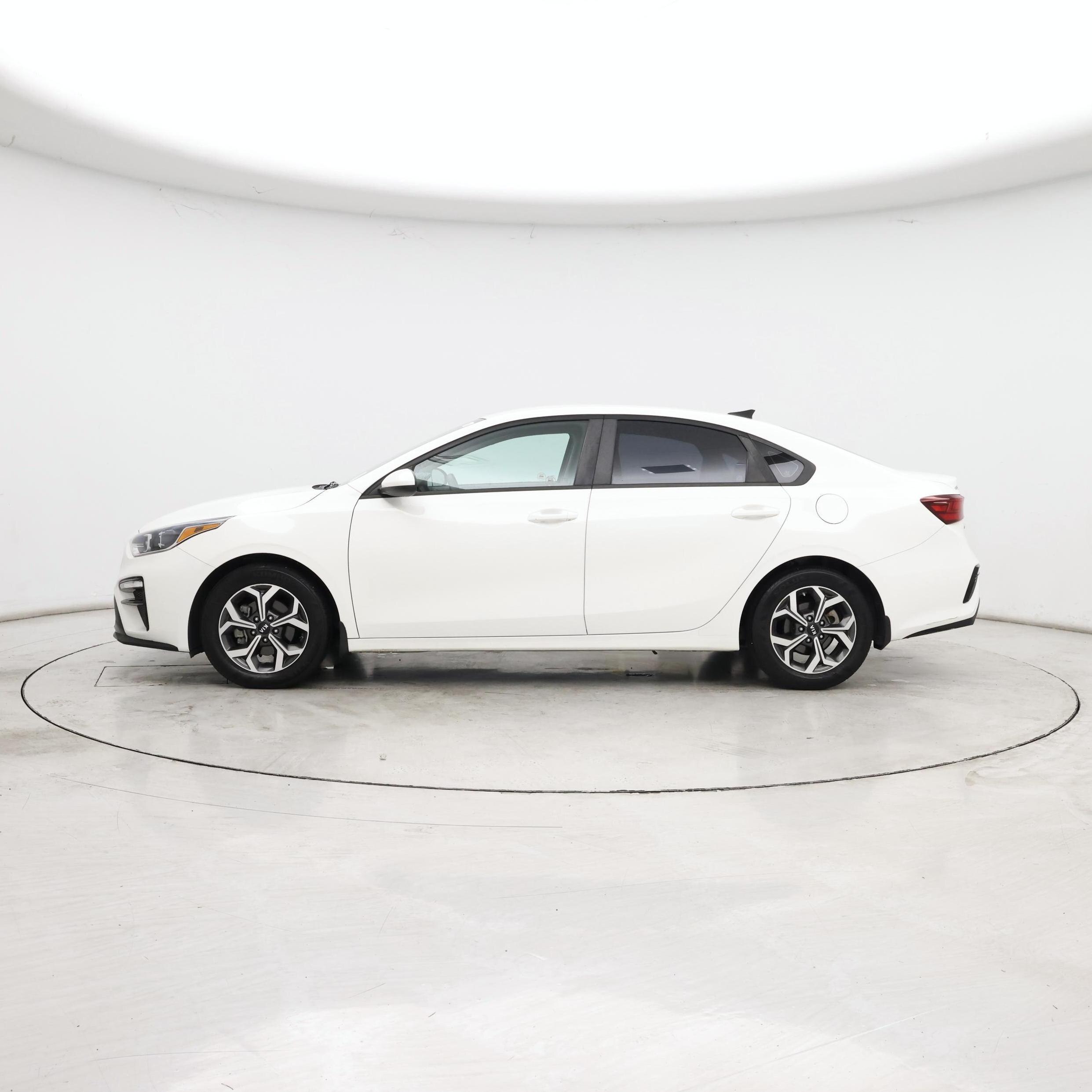 Thumbnail: 2020 Kia Forte - 3