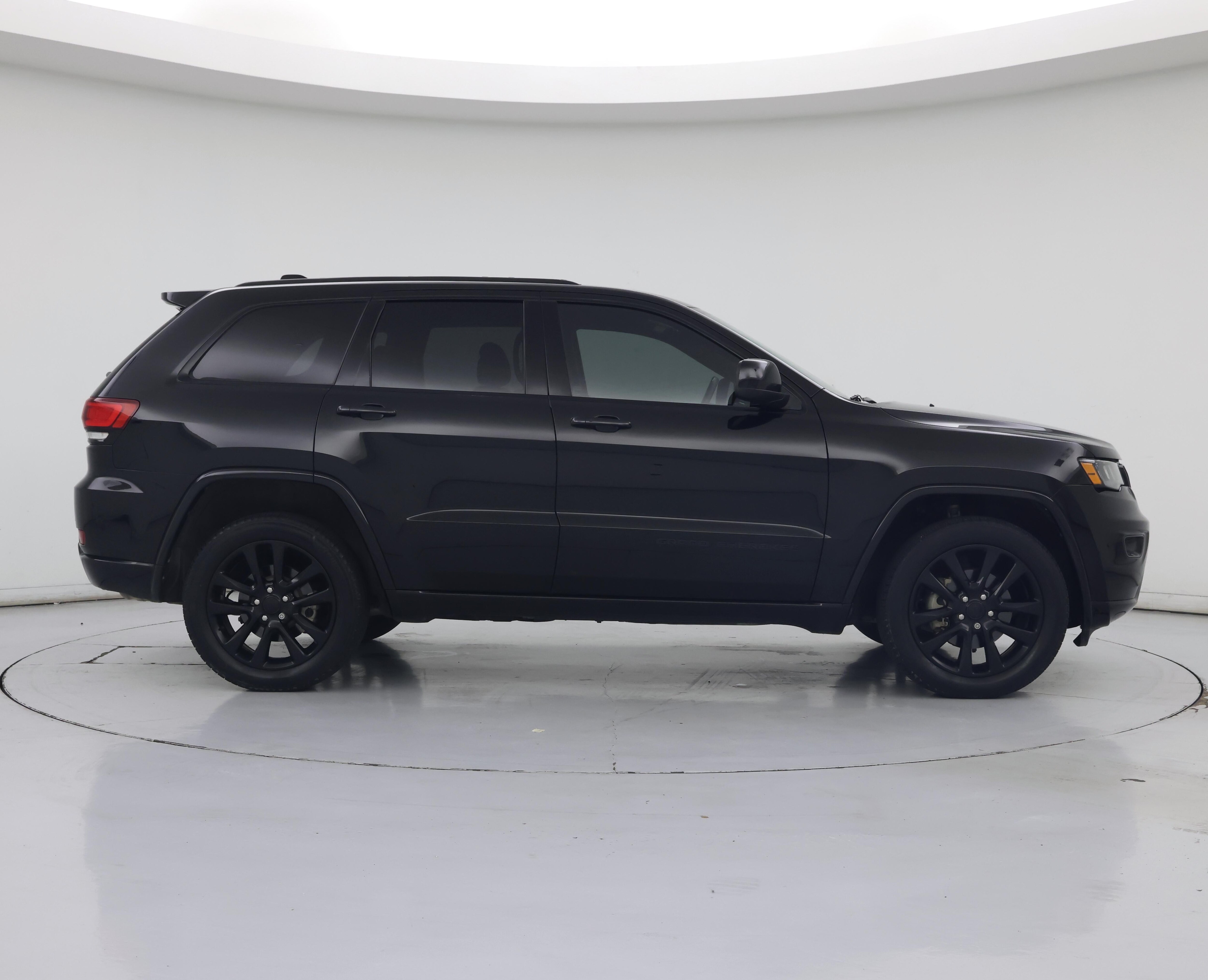 Thumbnail: 2018 Jeep Grand Cherokee - 7