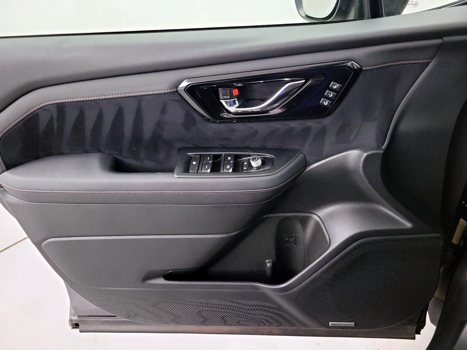 Thumbnail: 2025 Subaru Forester - 10