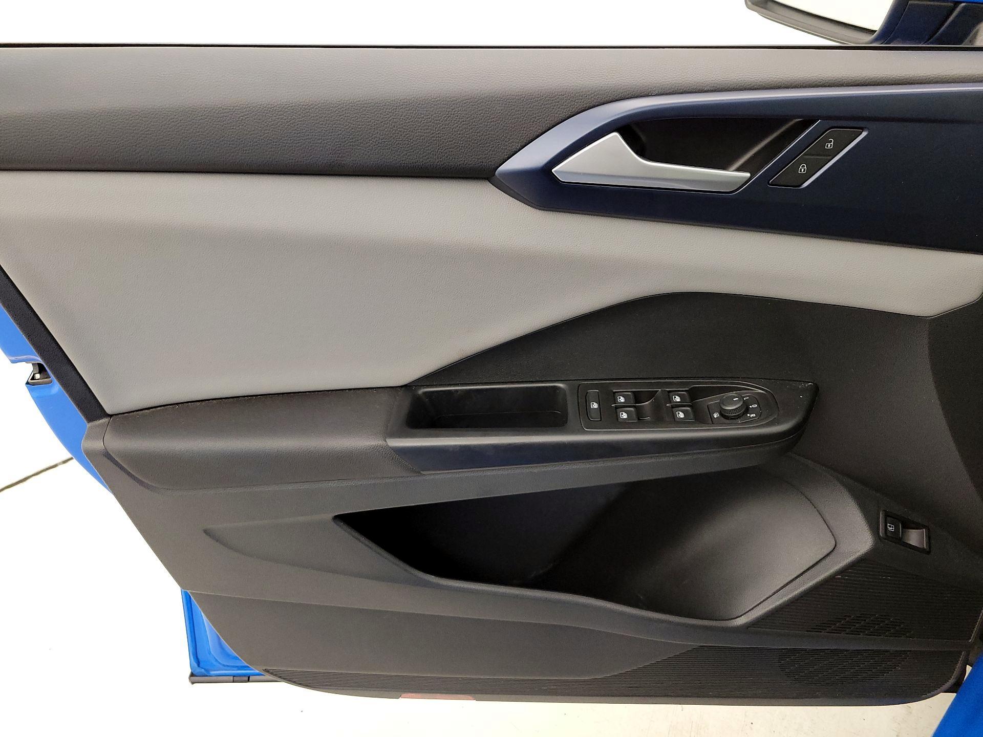 Thumbnail: 2023 Volkswagen Taos - 12