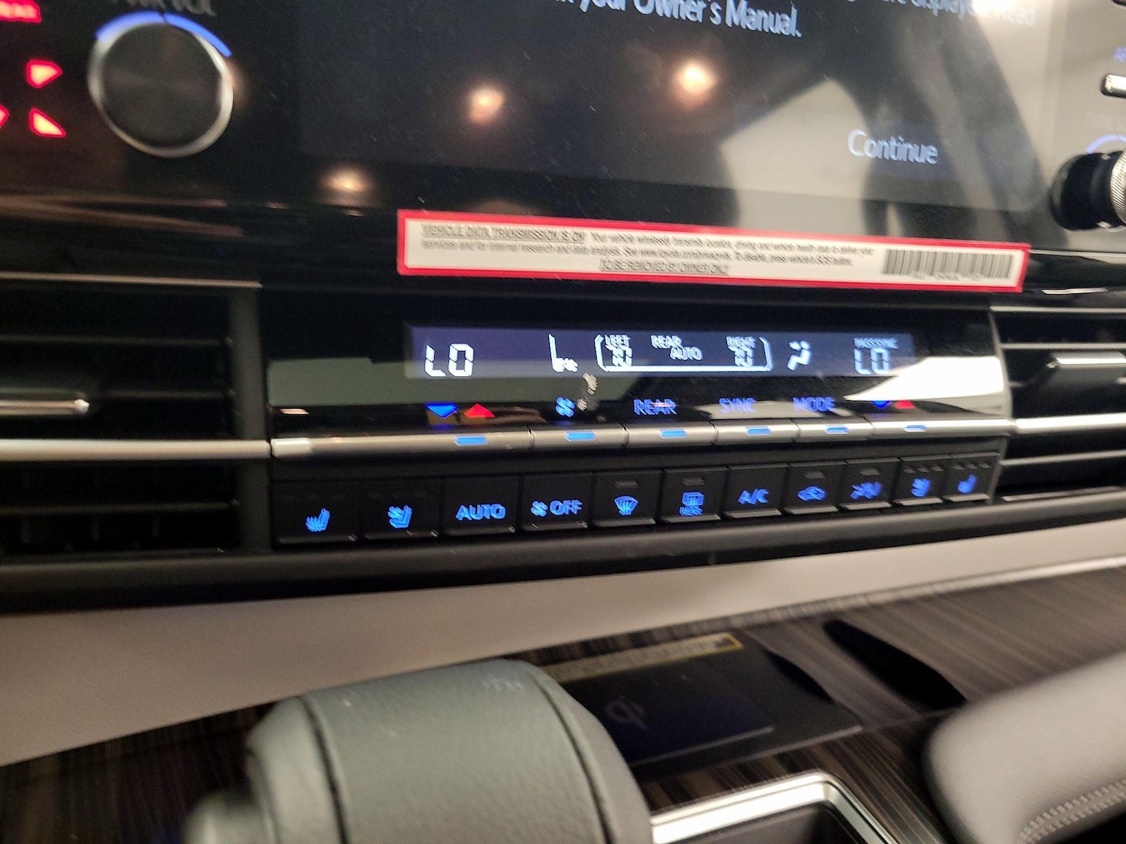 2024 Toyota Sienna Limited - Photo 17
