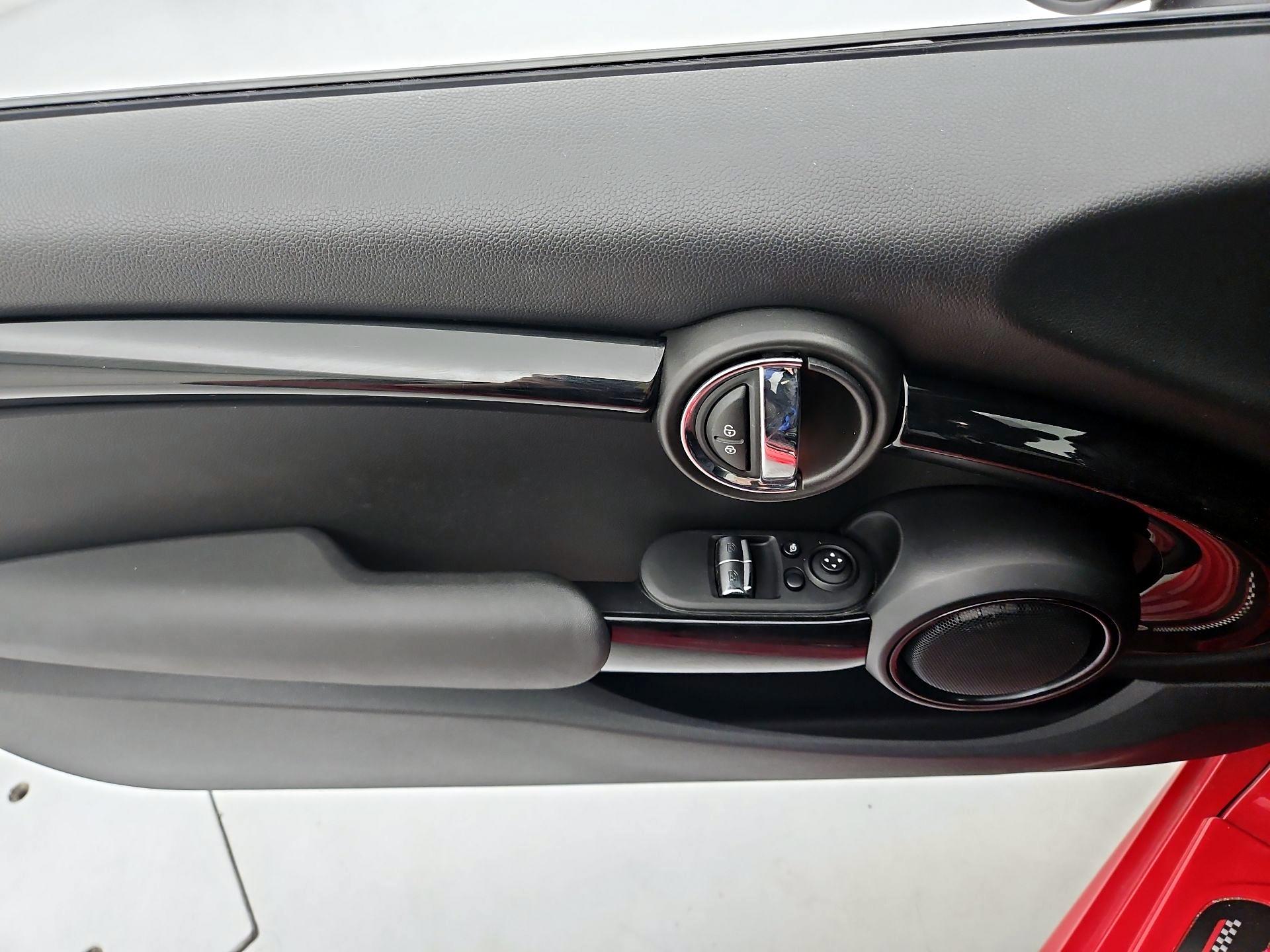 Thumbnail: 2018 MINI Cooper Hardtop - 12