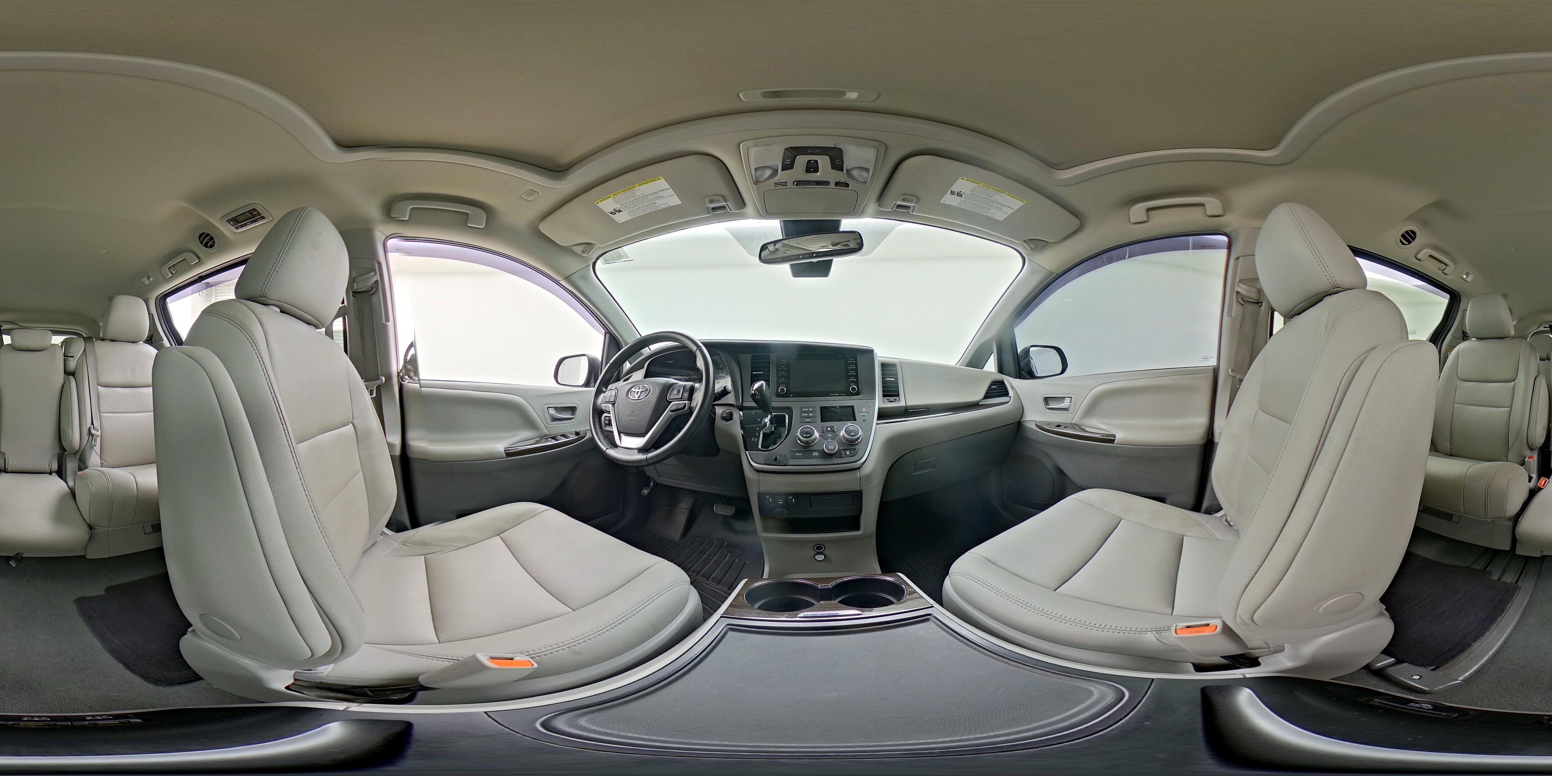 2020 Toyota Sienna XLE - Photo 26