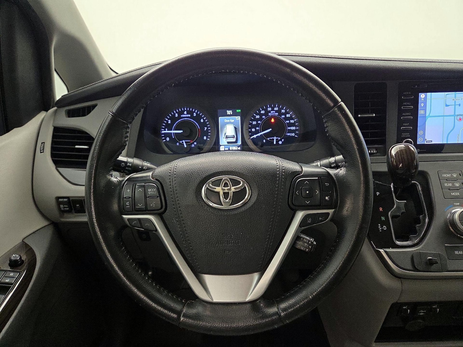 2020 Toyota Sienna XLE - Photo 11