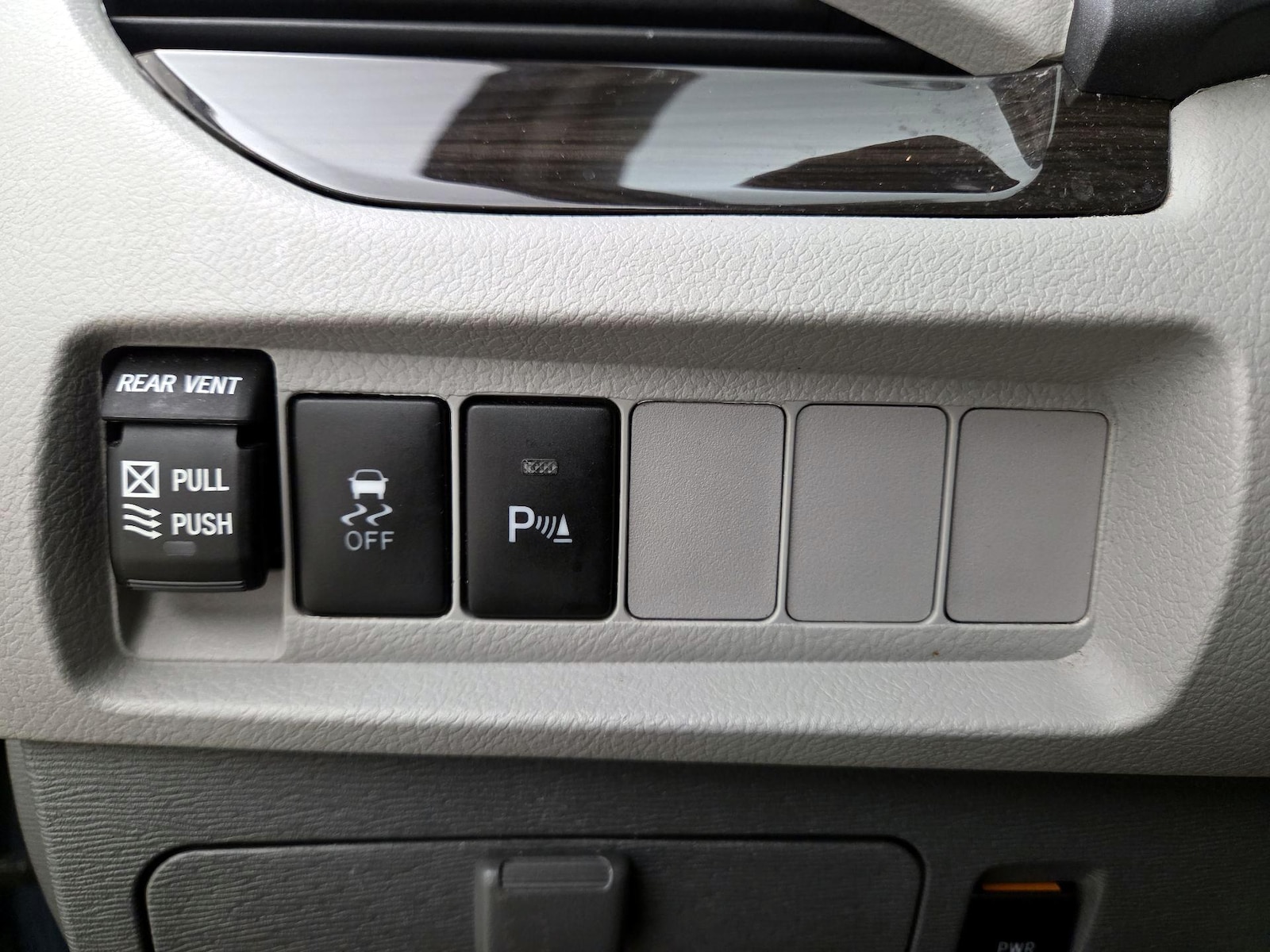 2020 Toyota Sienna XLE - Photo 14