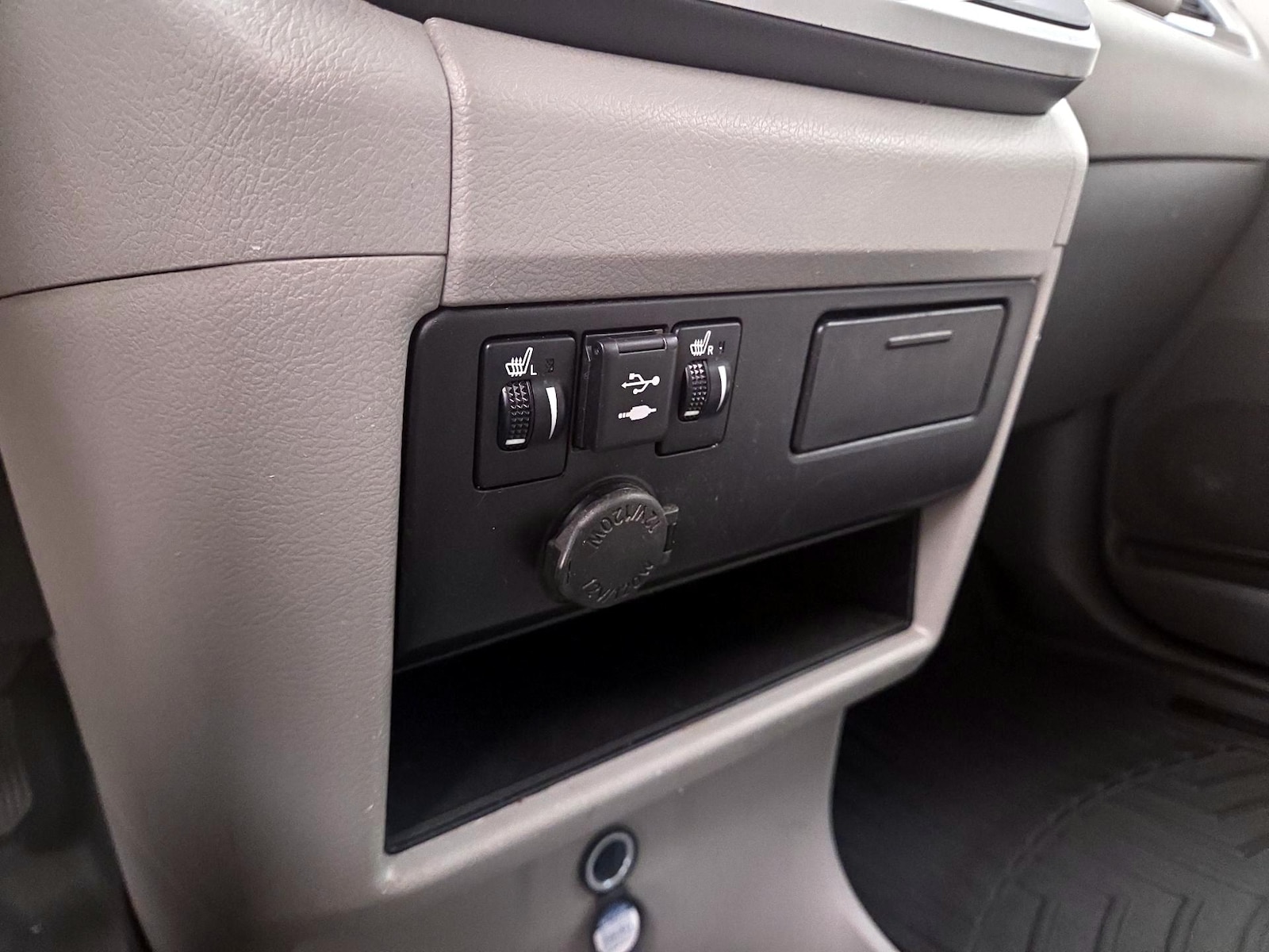 2020 Toyota Sienna XLE - Photo 20