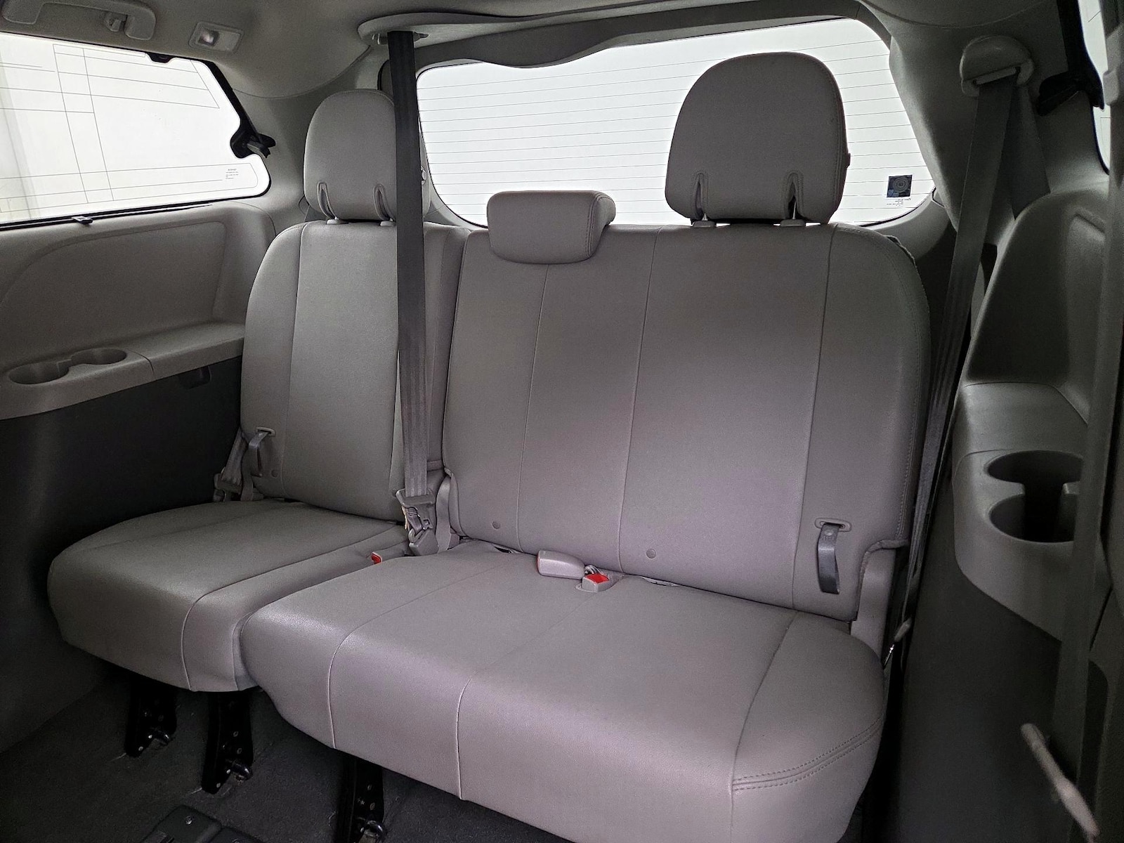 2020 Toyota Sienna XLE - Photo 22