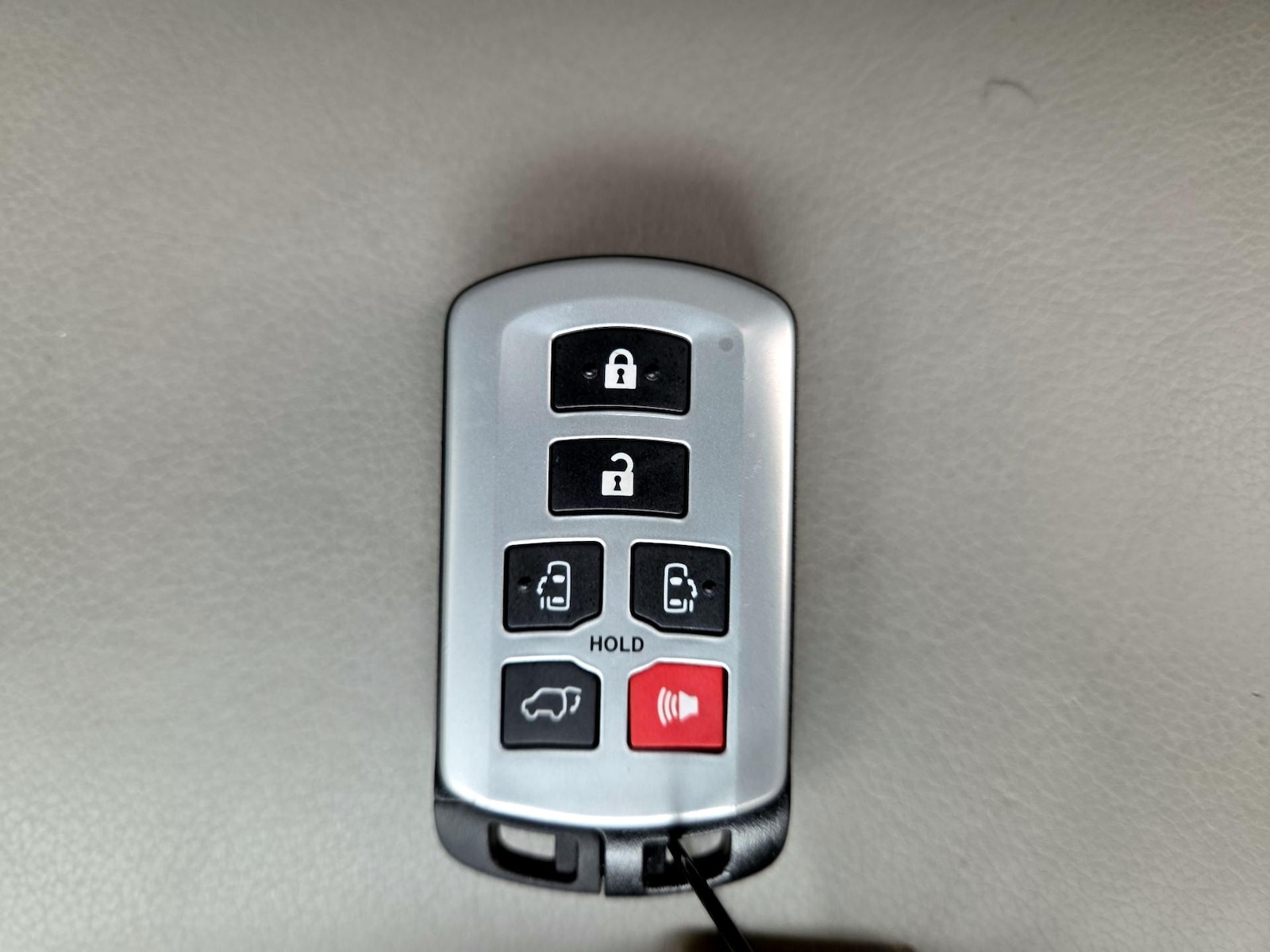 2020 Toyota Sienna XLE - Photo 25
