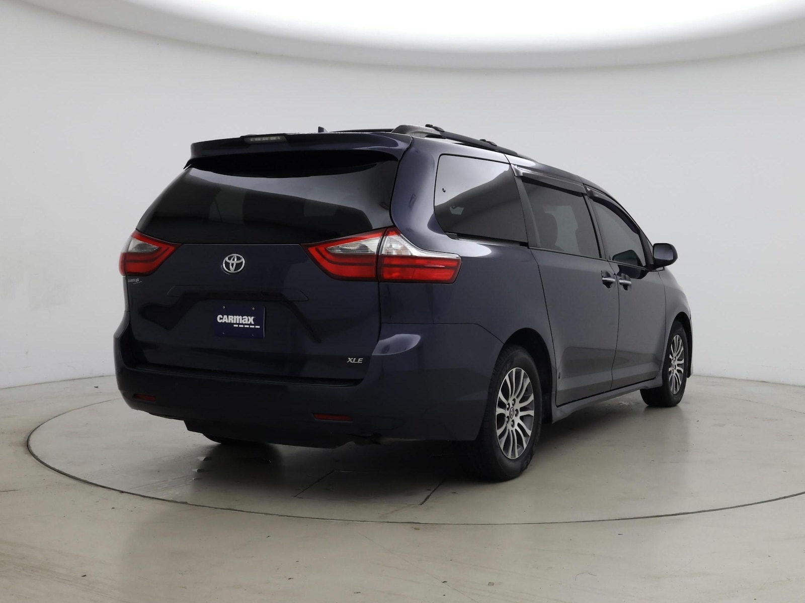 2020 Toyota Sienna XLE - Photo 9