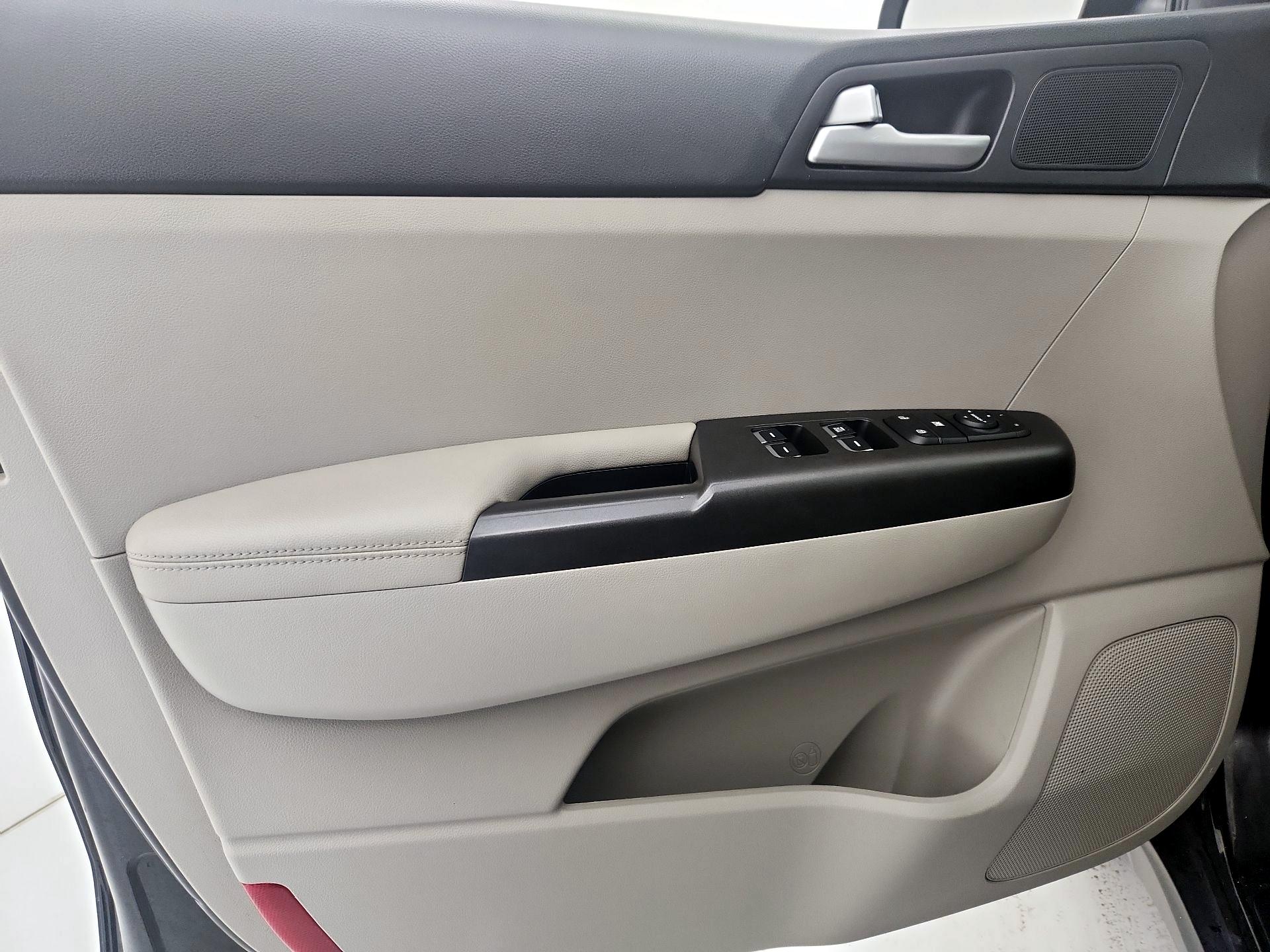 Thumbnail: 2020 Kia Sportage - 12