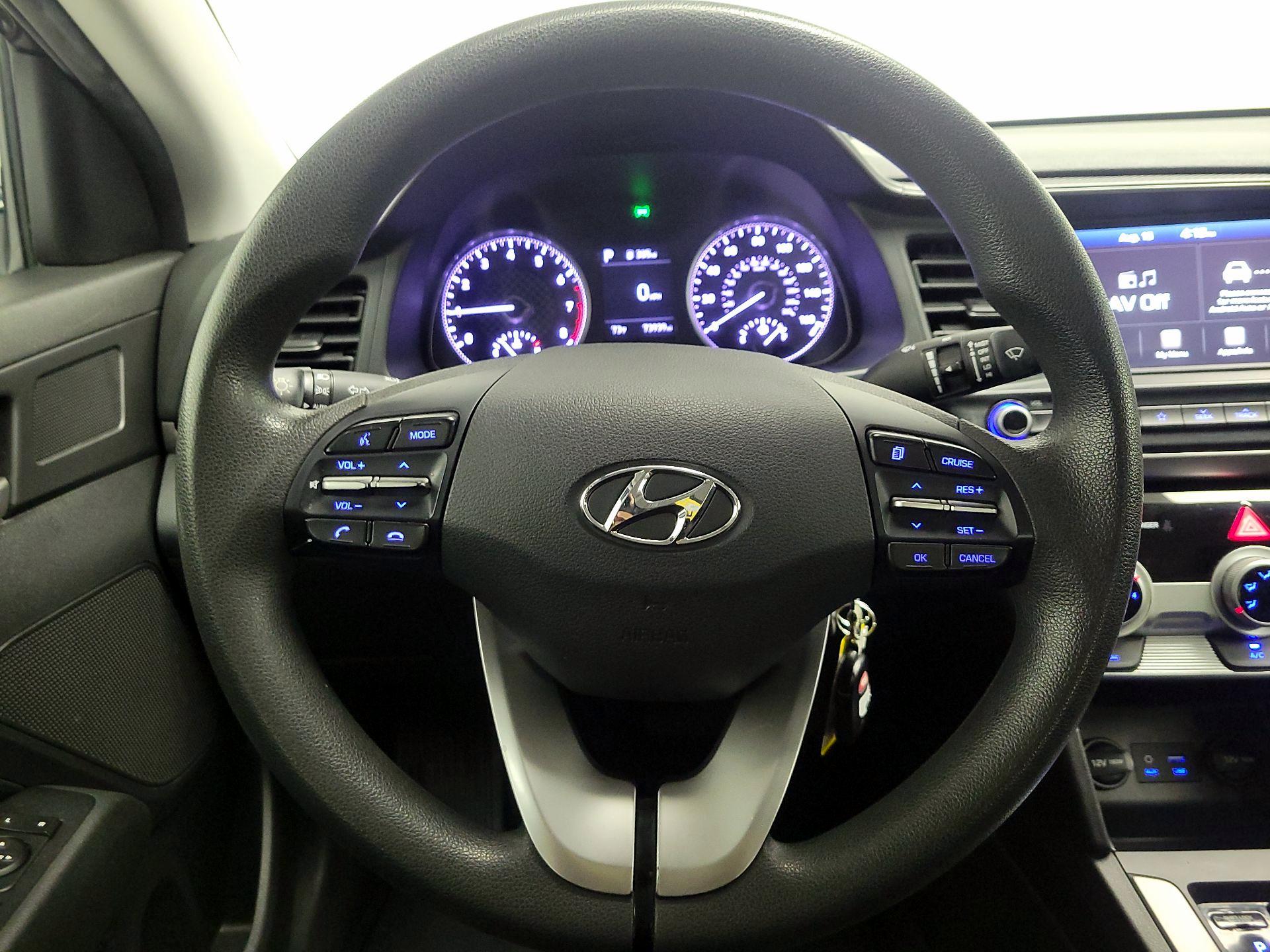 Thumbnail: 2019 Hyundai Elantra - 10
