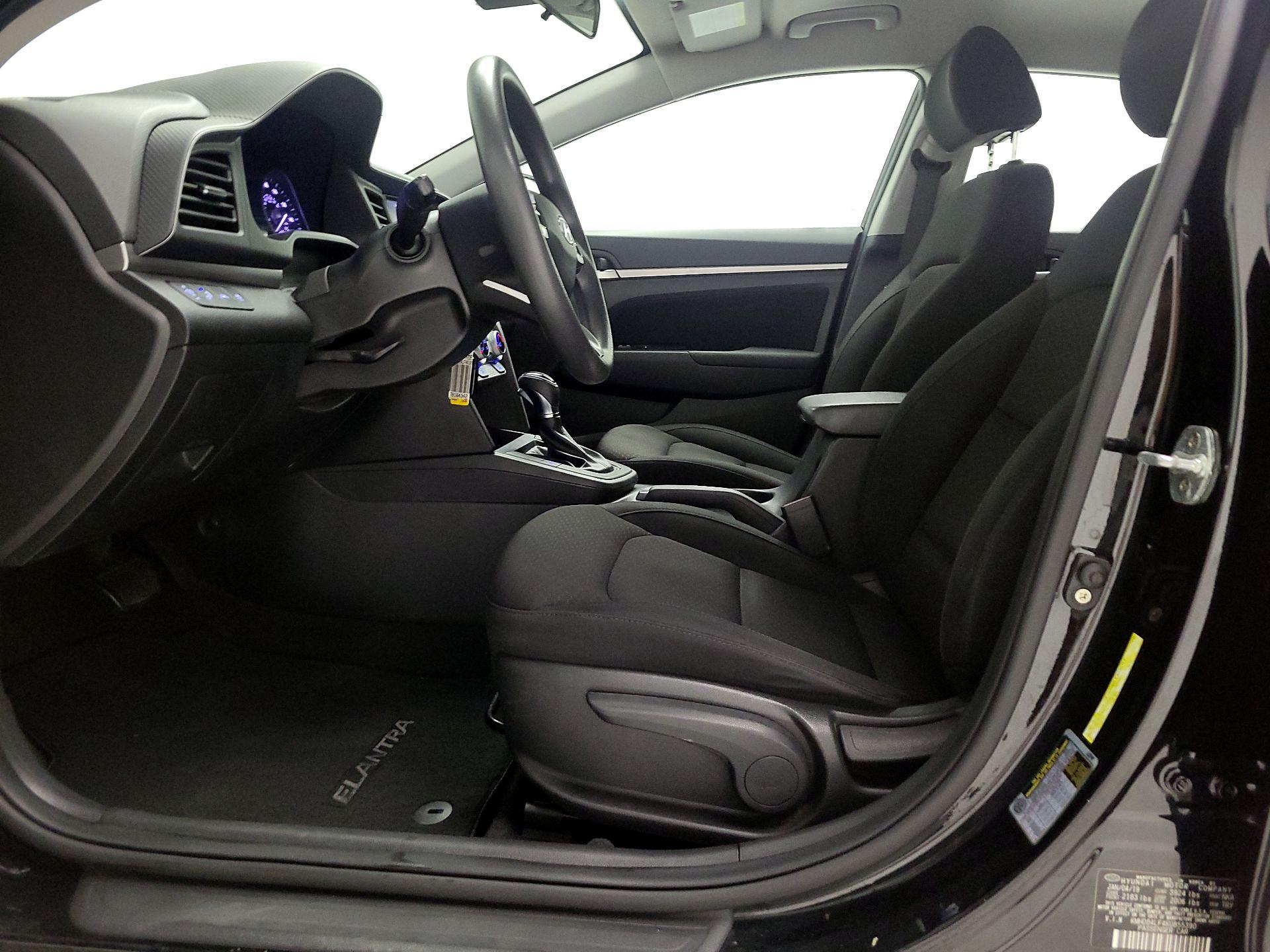 Thumbnail: 2019 Hyundai Elantra - 11