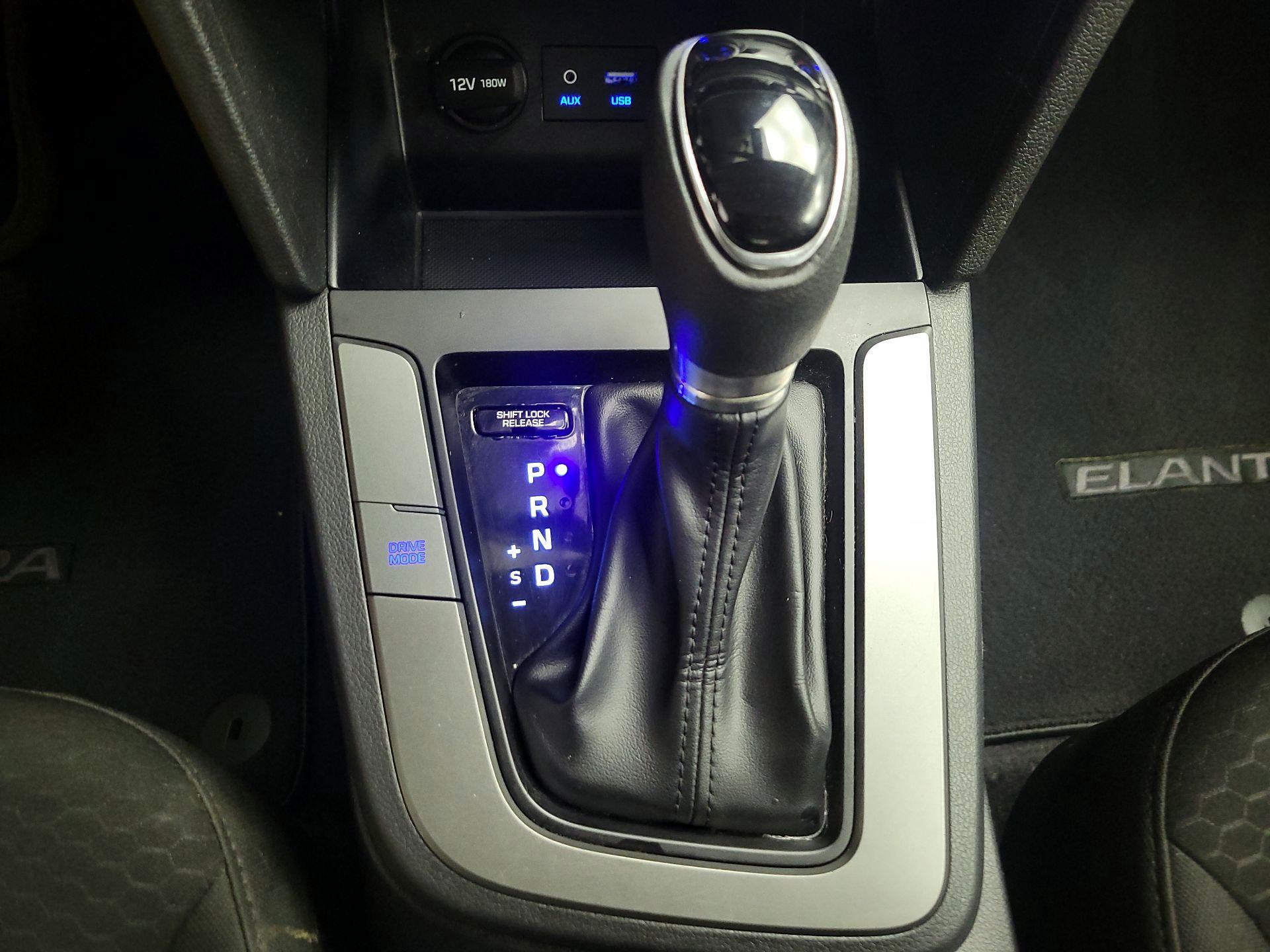 Thumbnail: 2019 Hyundai Elantra - 15
