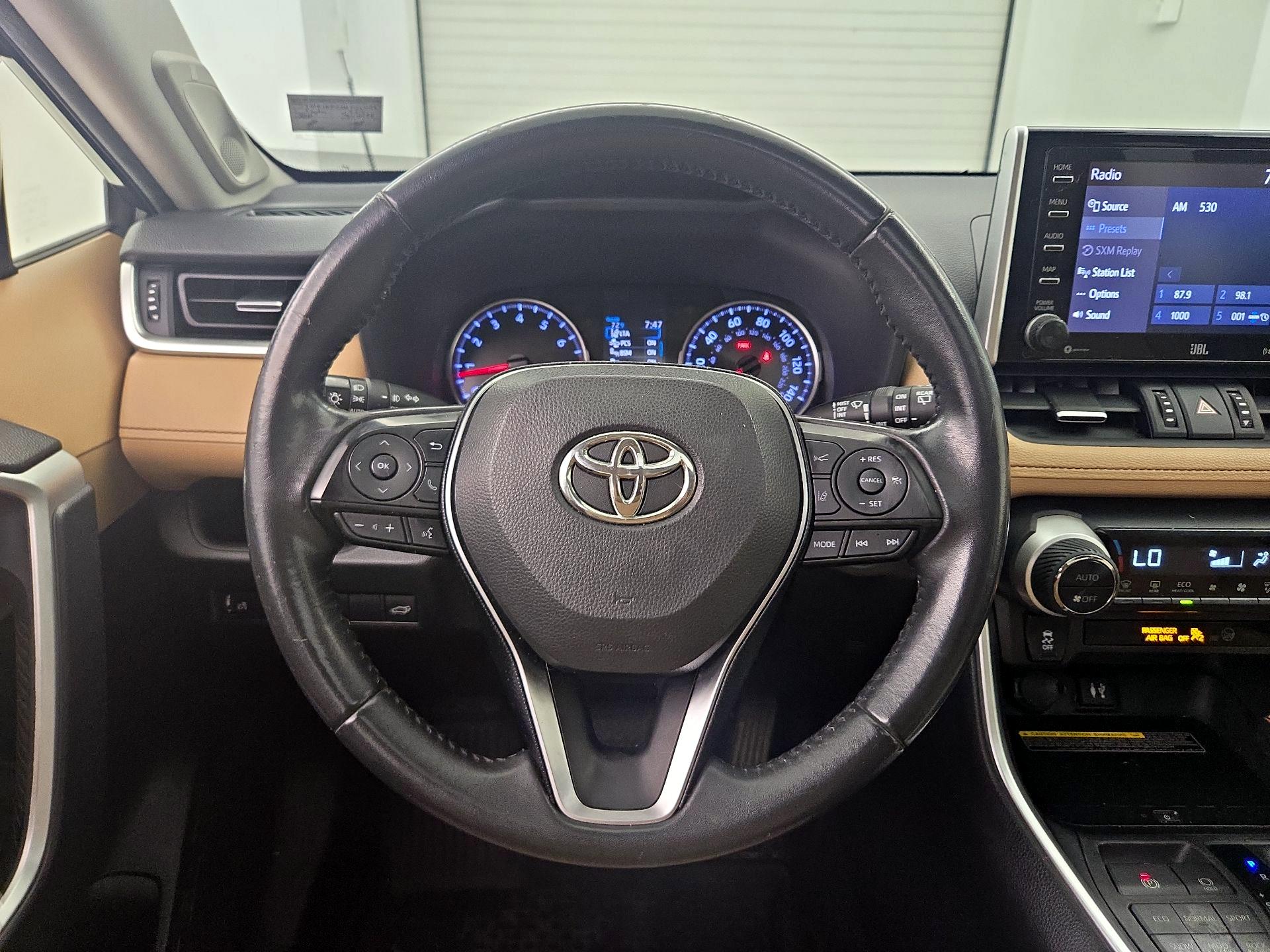 Thumbnail: 2019 Toyota RAV4 - 10