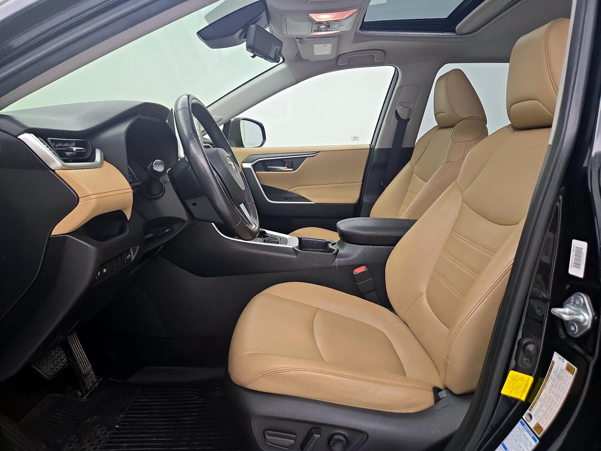 Thumbnail: 2019 Toyota RAV4 - 11