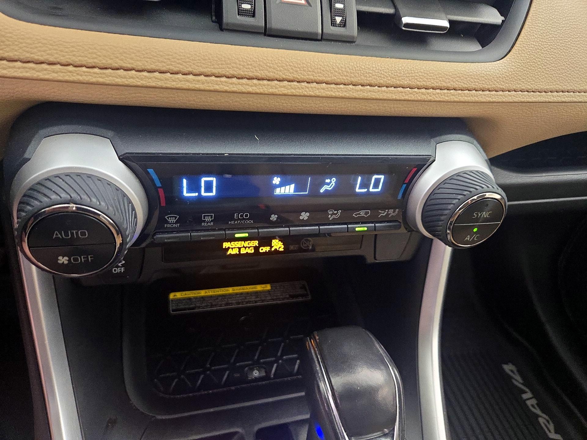 Thumbnail: 2019 Toyota RAV4 - 16