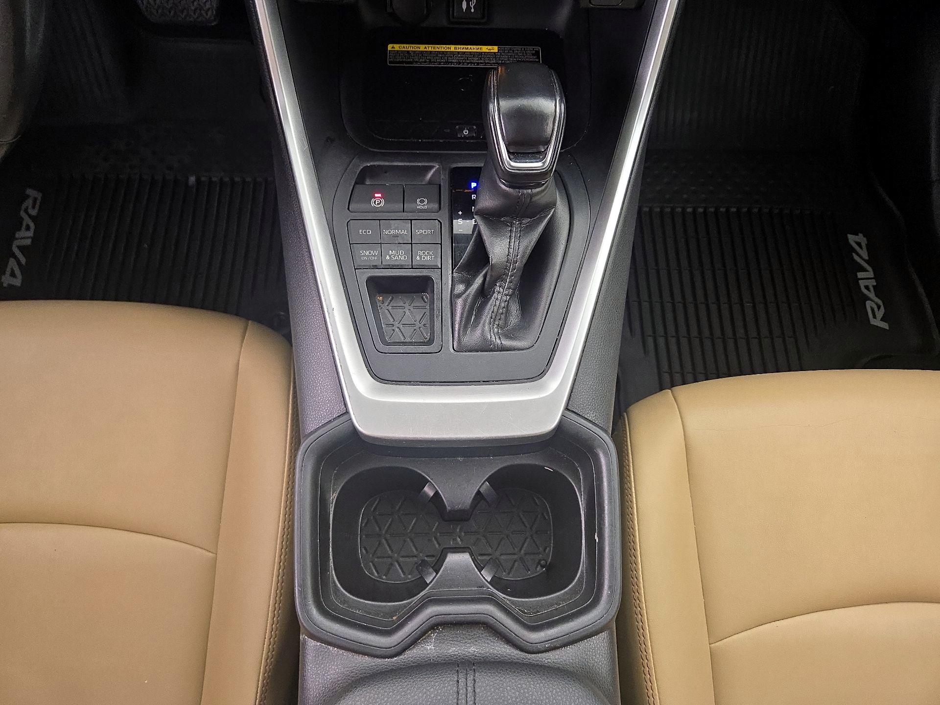 Thumbnail: 2019 Toyota RAV4 - 17