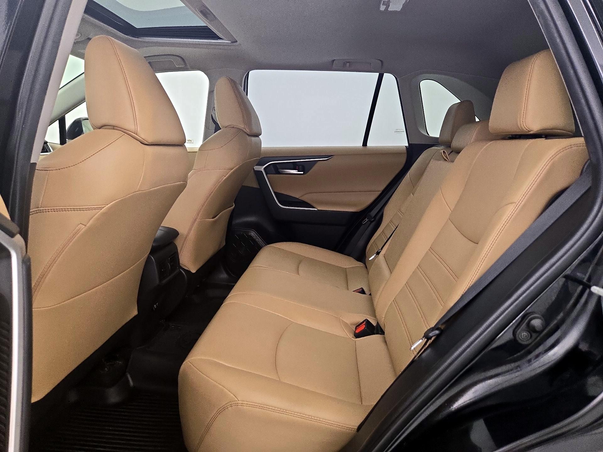 Thumbnail: 2019 Toyota RAV4 - 20