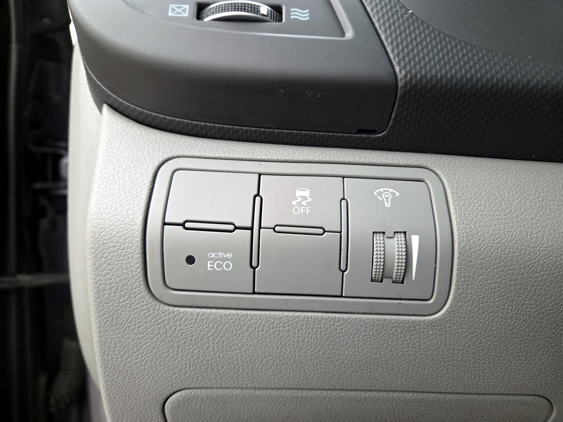 Thumbnail: 2016 Hyundai Accent - 13