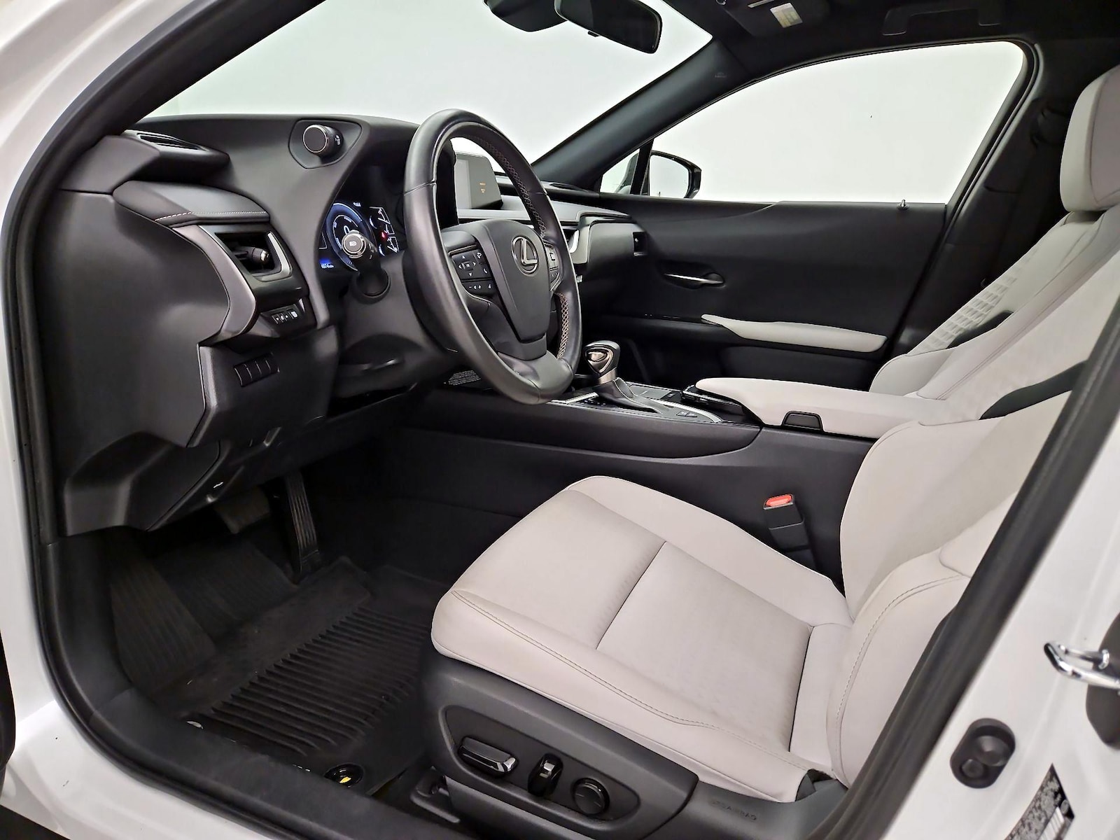 2021 Lexus UX Hybrid 250h - Photo 12
