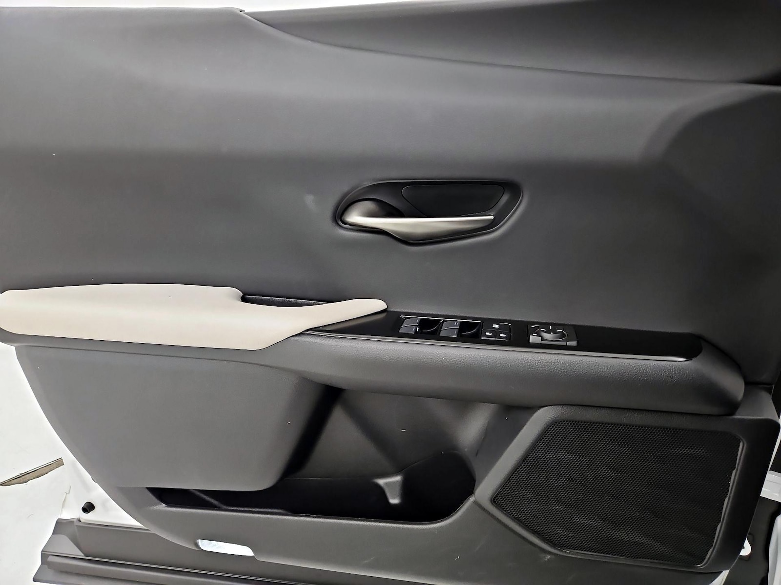 2021 Lexus UX Hybrid 250h - Photo 13