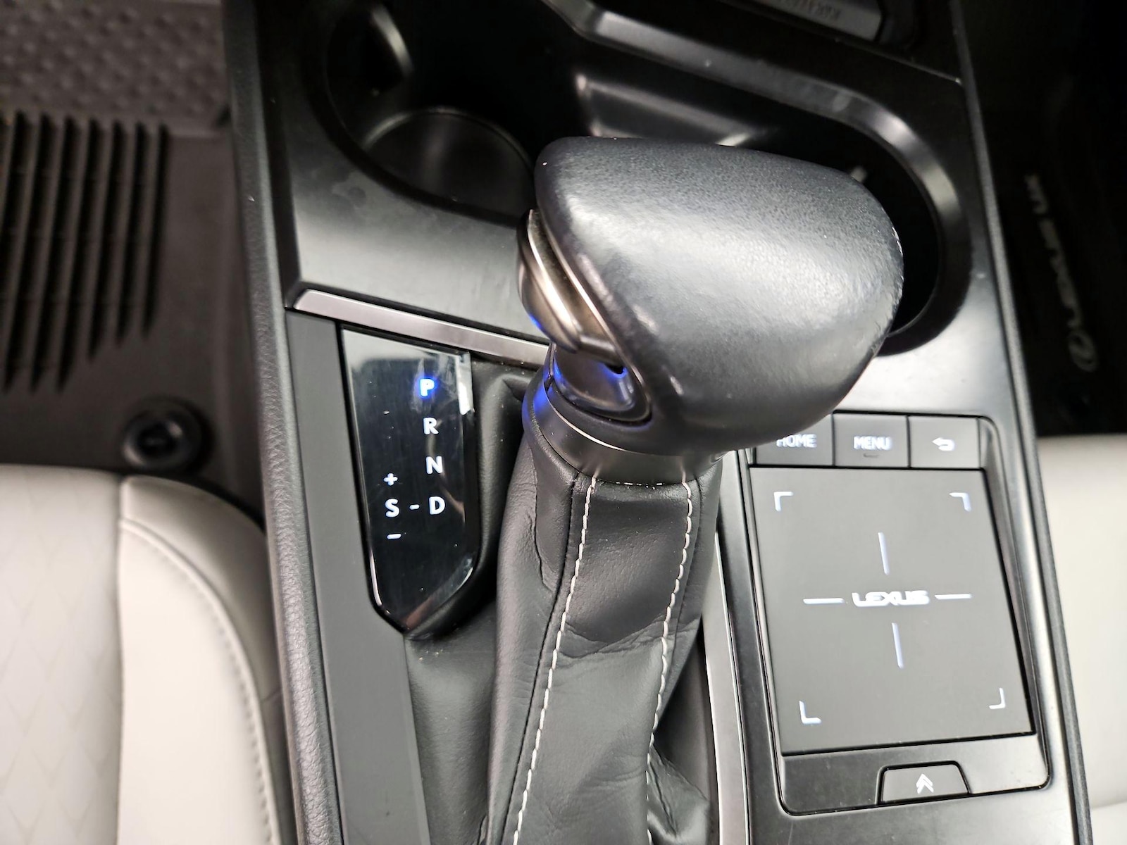 2021 Lexus UX Hybrid 250h - Photo 18