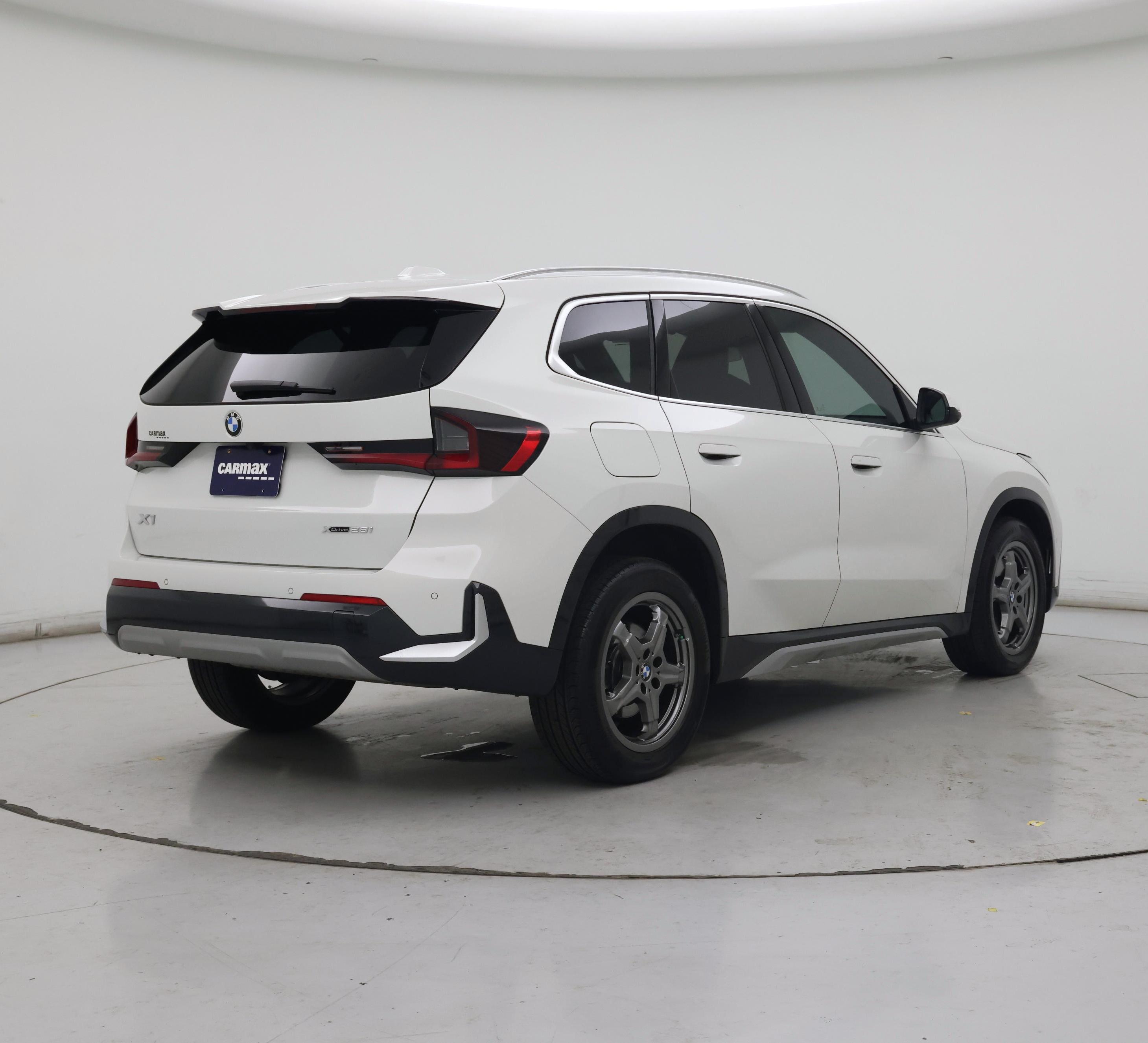 Thumbnail: 2025 BMW X1 - 8