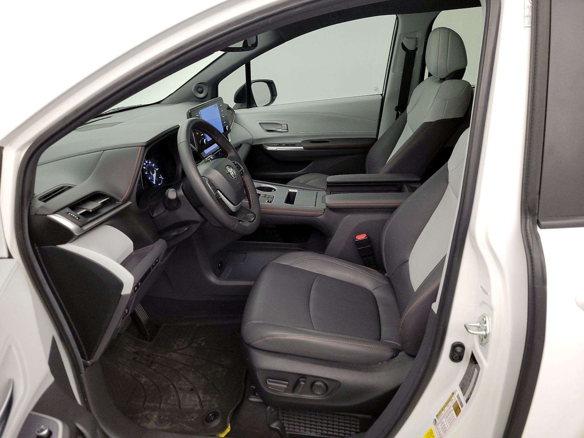 Thumbnail: 2024 Toyota Sienna - 11