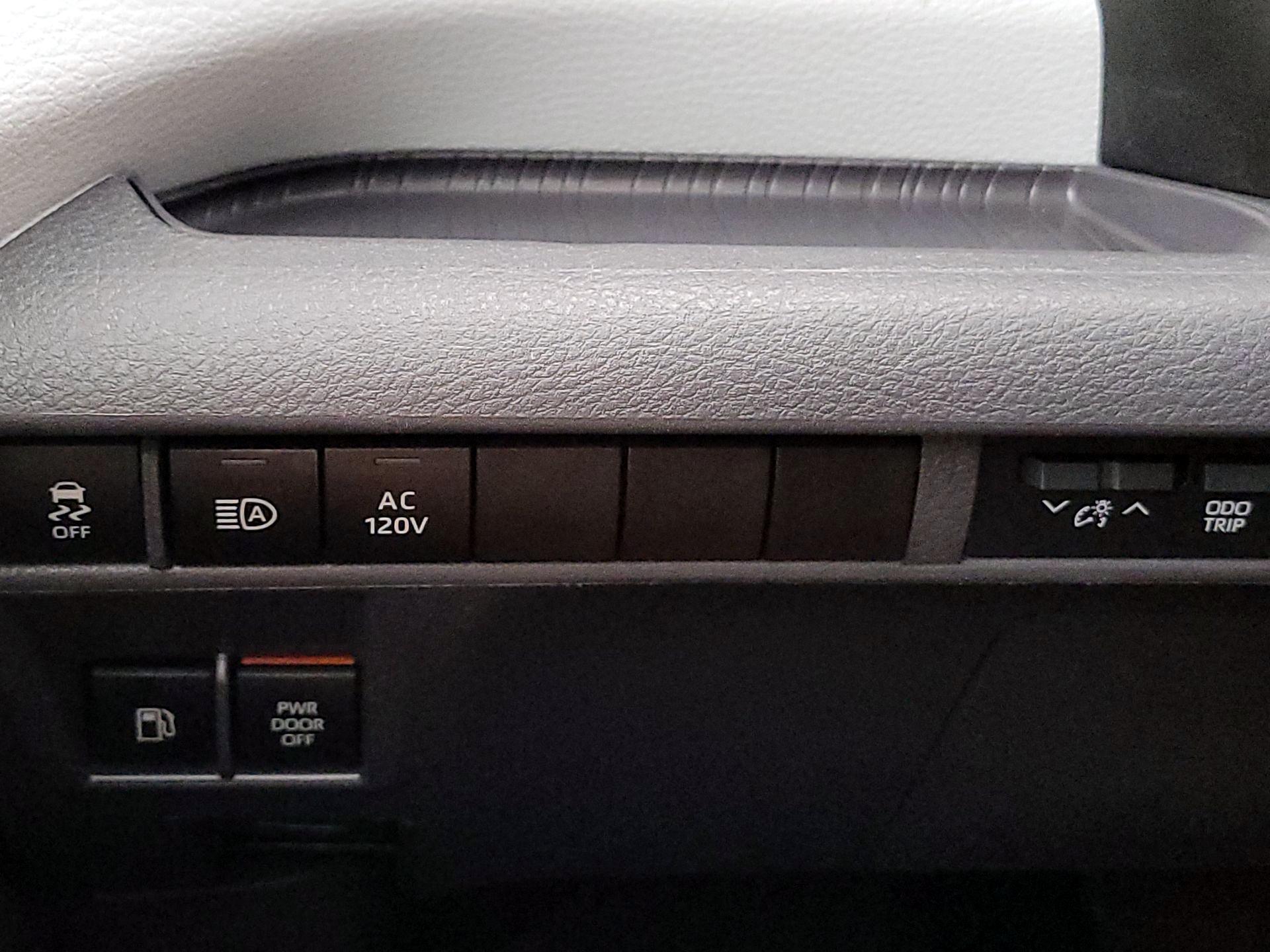 Thumbnail: 2024 Toyota Sienna - 13