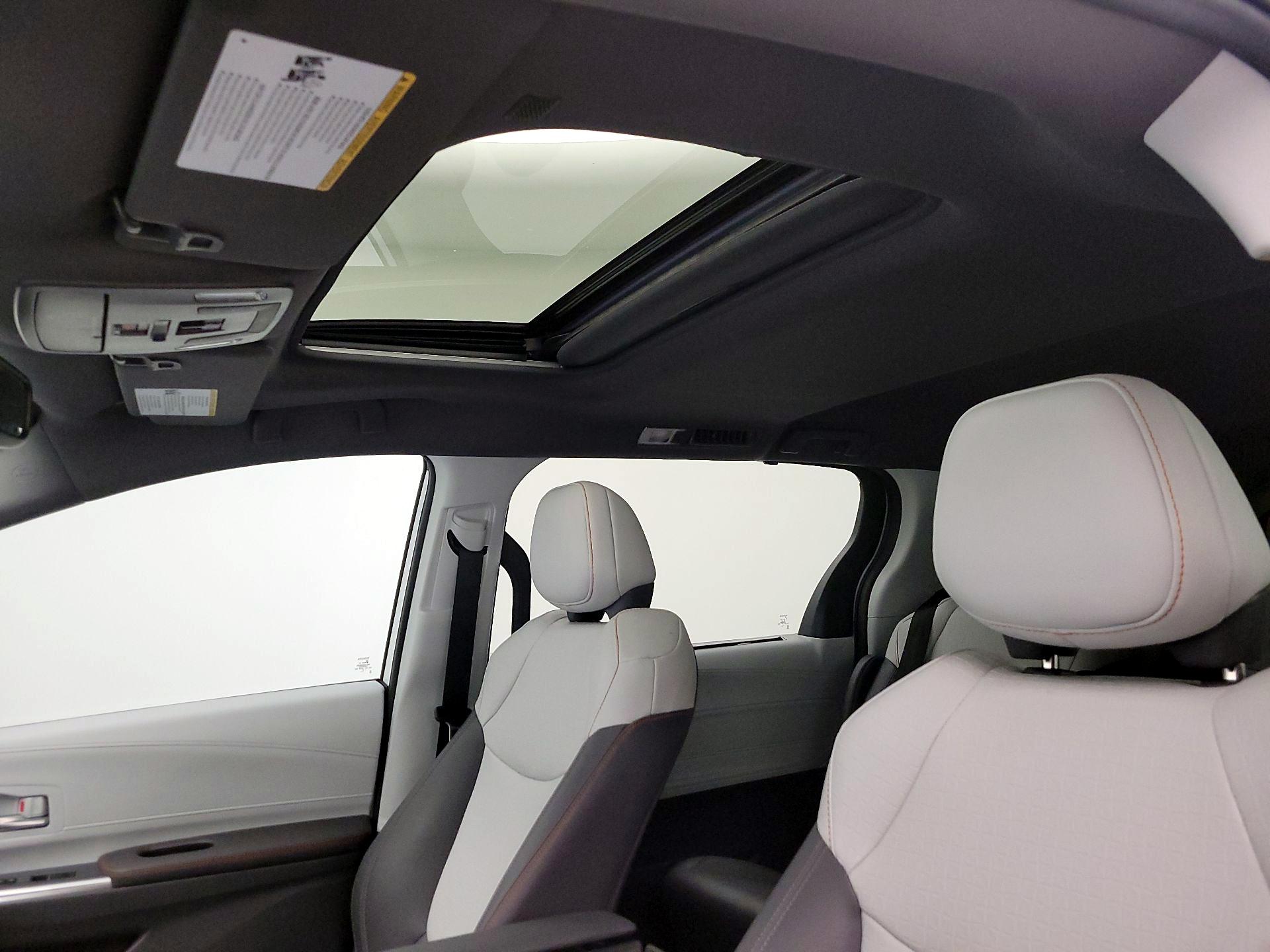 Thumbnail: 2024 Toyota Sienna - 20