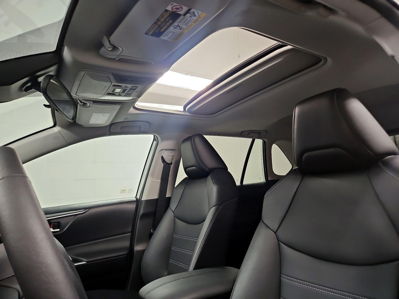 2025 Toyota RAV4 XLE Premium - Photo 20