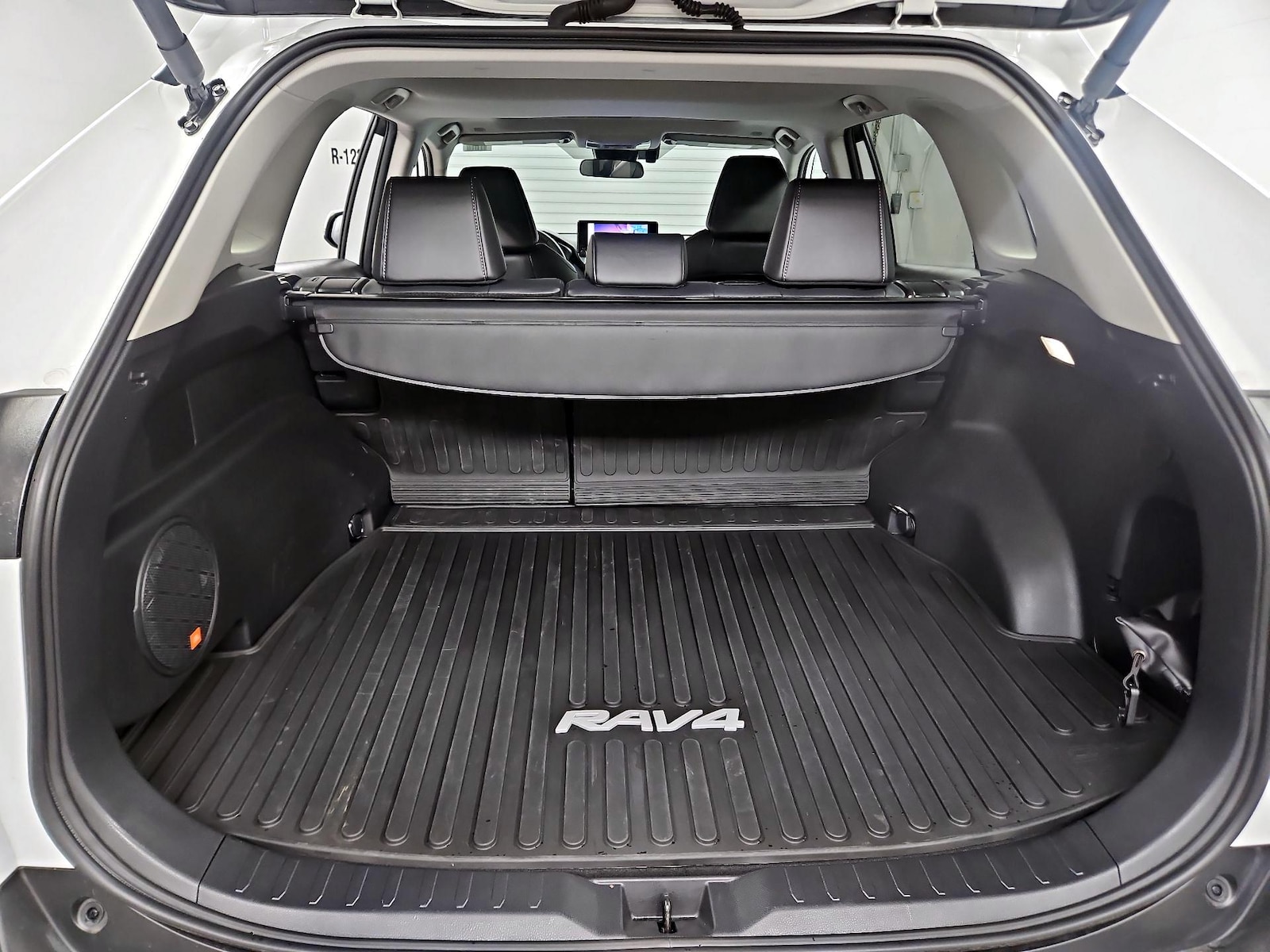 2025 Toyota RAV4 XLE Premium - Photo 22