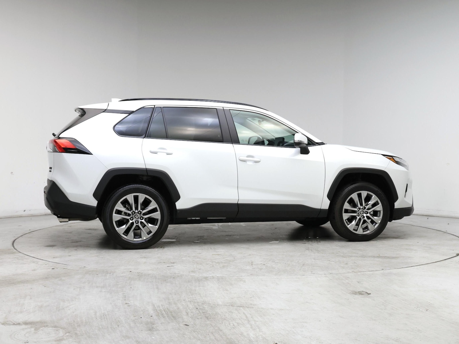 2025 Toyota RAV4 XLE Premium - Photo 8