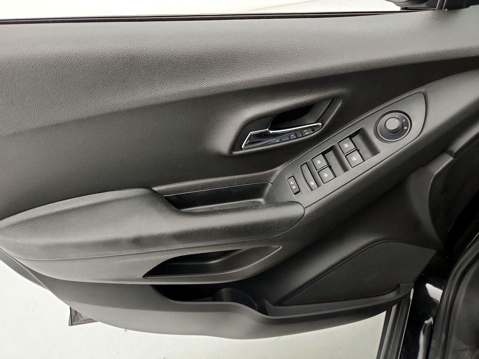 2018 Chevrolet Trax LS - Photo 13