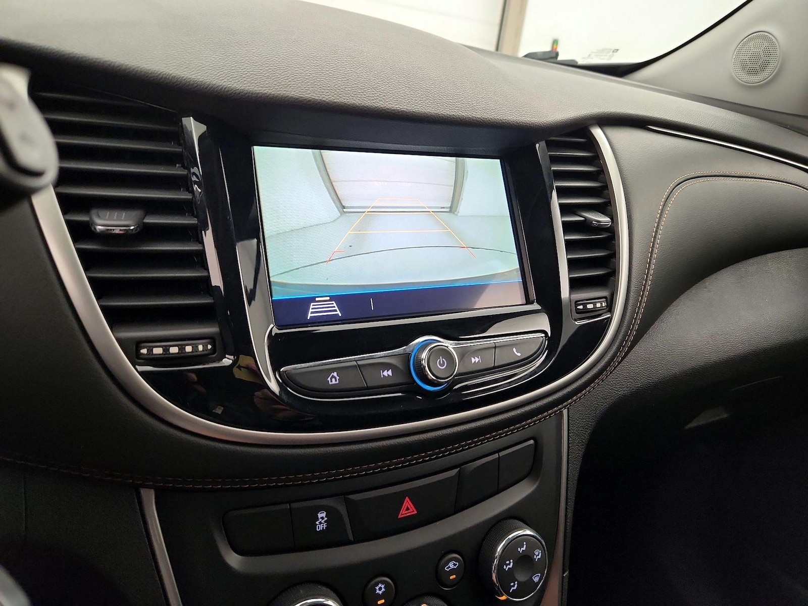 2018 Chevrolet Trax LS - Photo 15