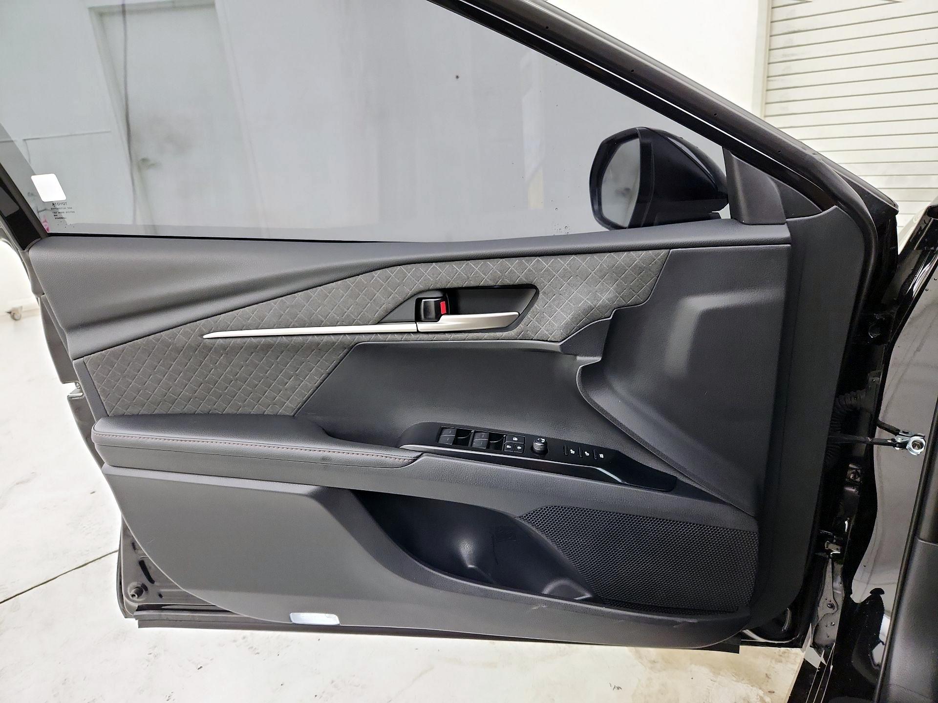 Thumbnail: 2025 Toyota Camry - 12