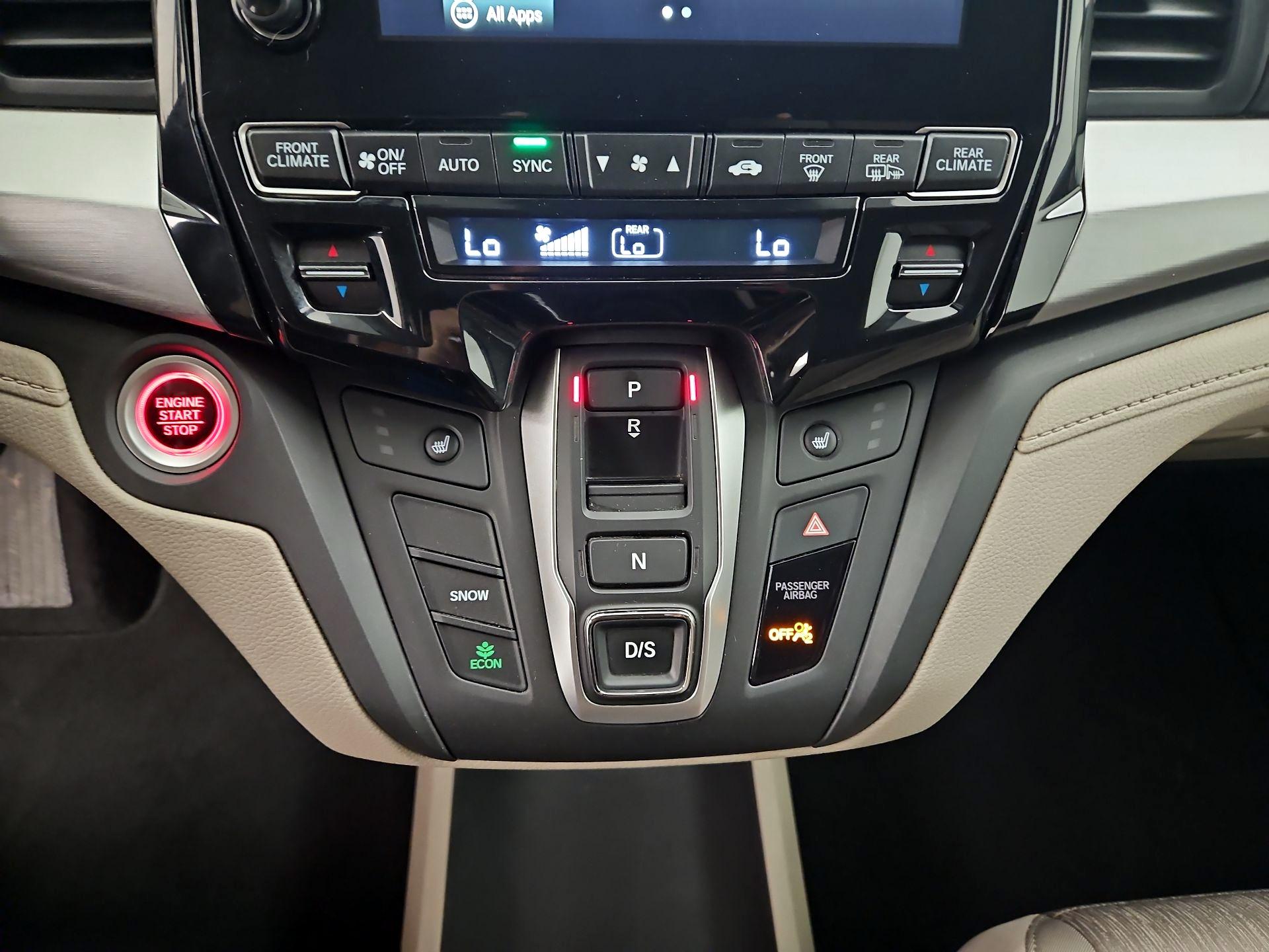 Thumbnail: 2018 Honda Odyssey - 17