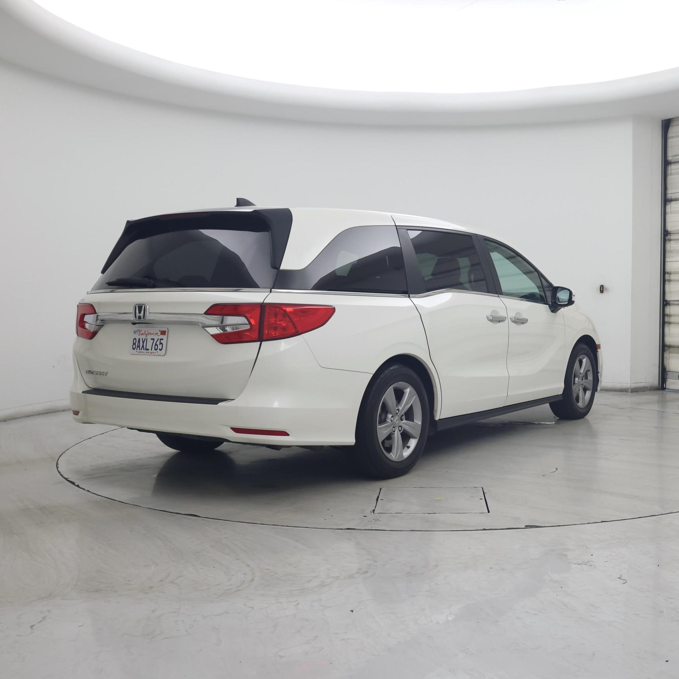 Thumbnail: 2018 Honda Odyssey - 8