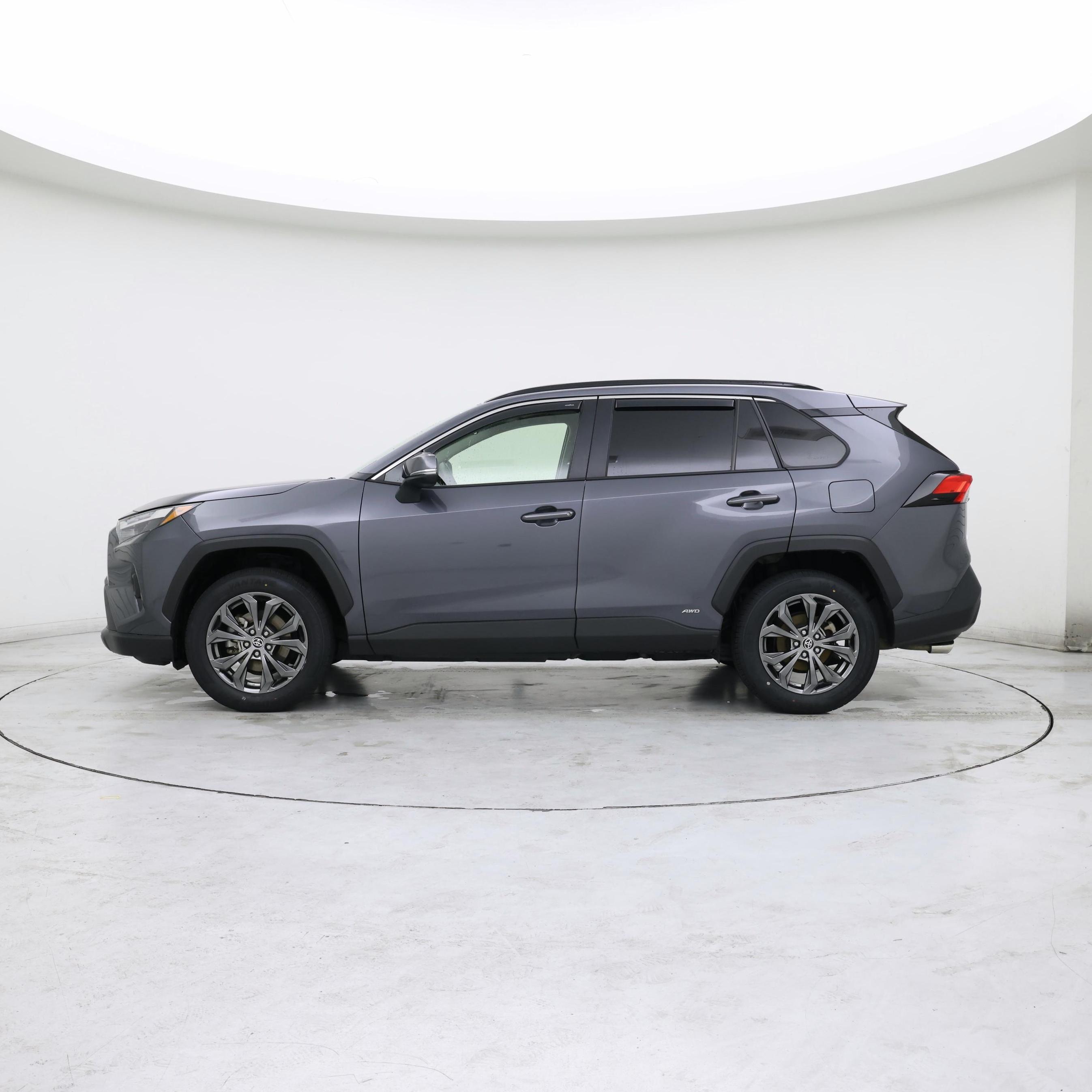 Thumbnail: 2022 Toyota RAV4 - 3