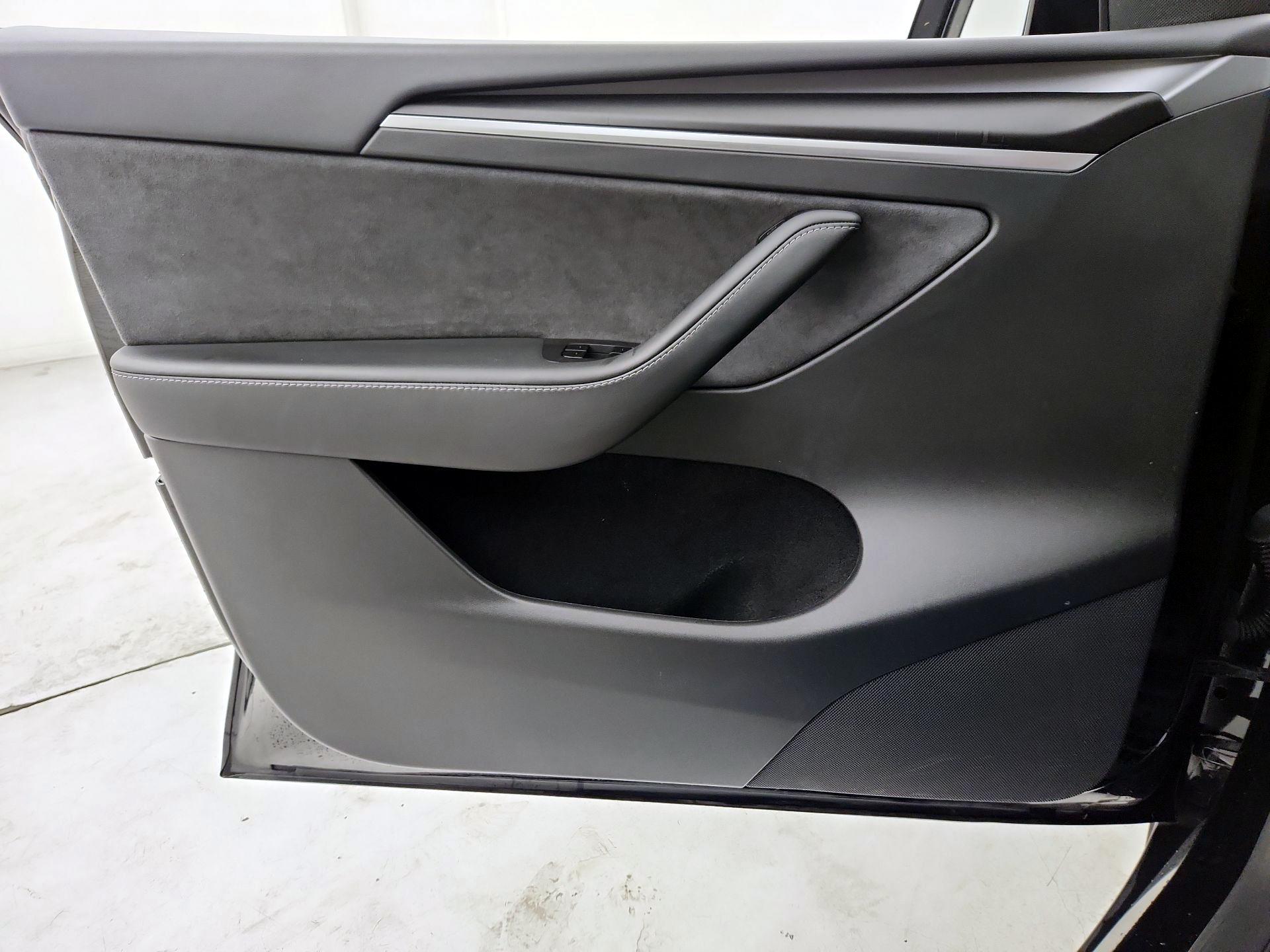 Thumbnail: 2025 Tesla Model Y - 12