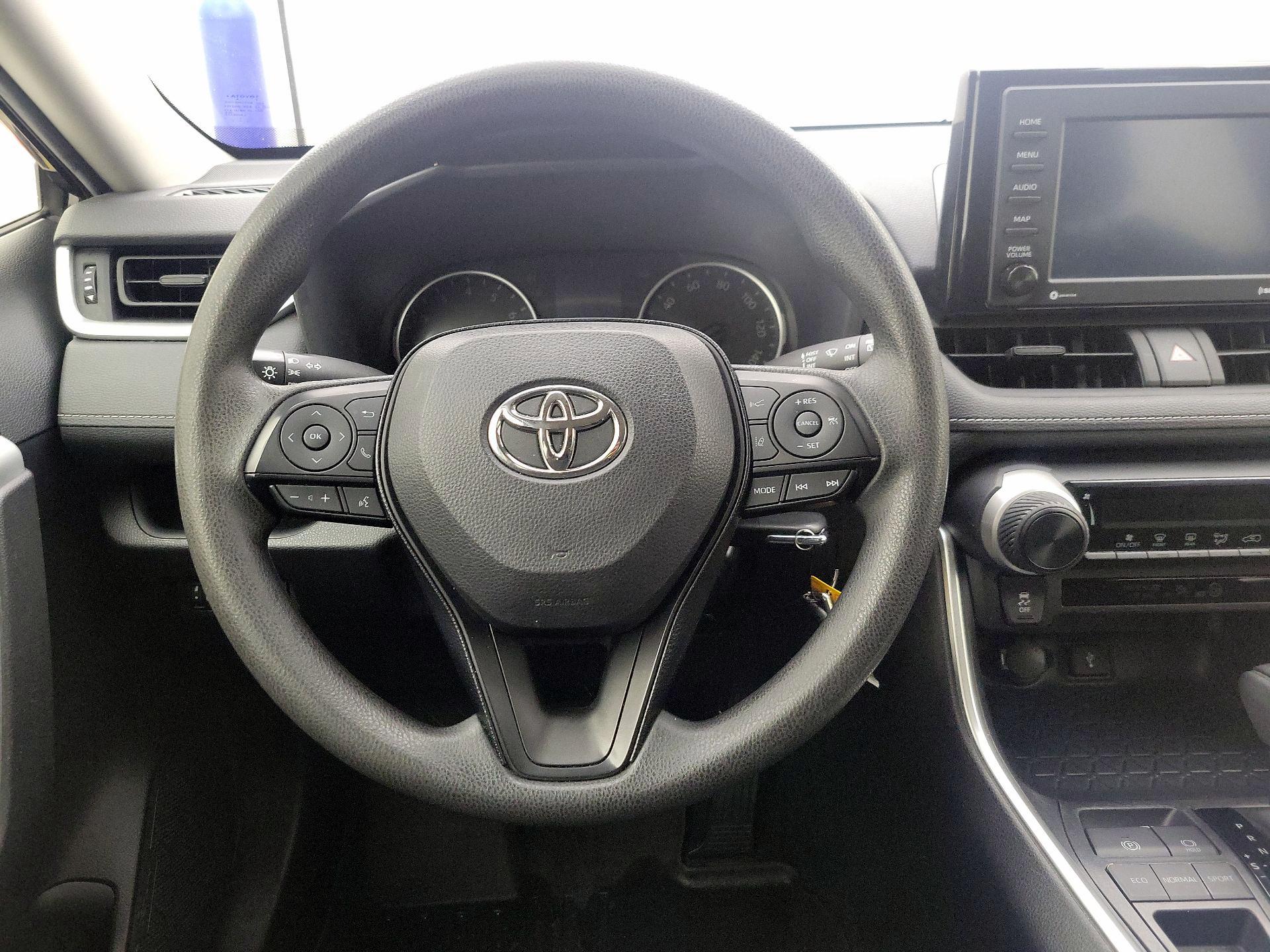 Thumbnail: 2020 Toyota RAV4 - 10