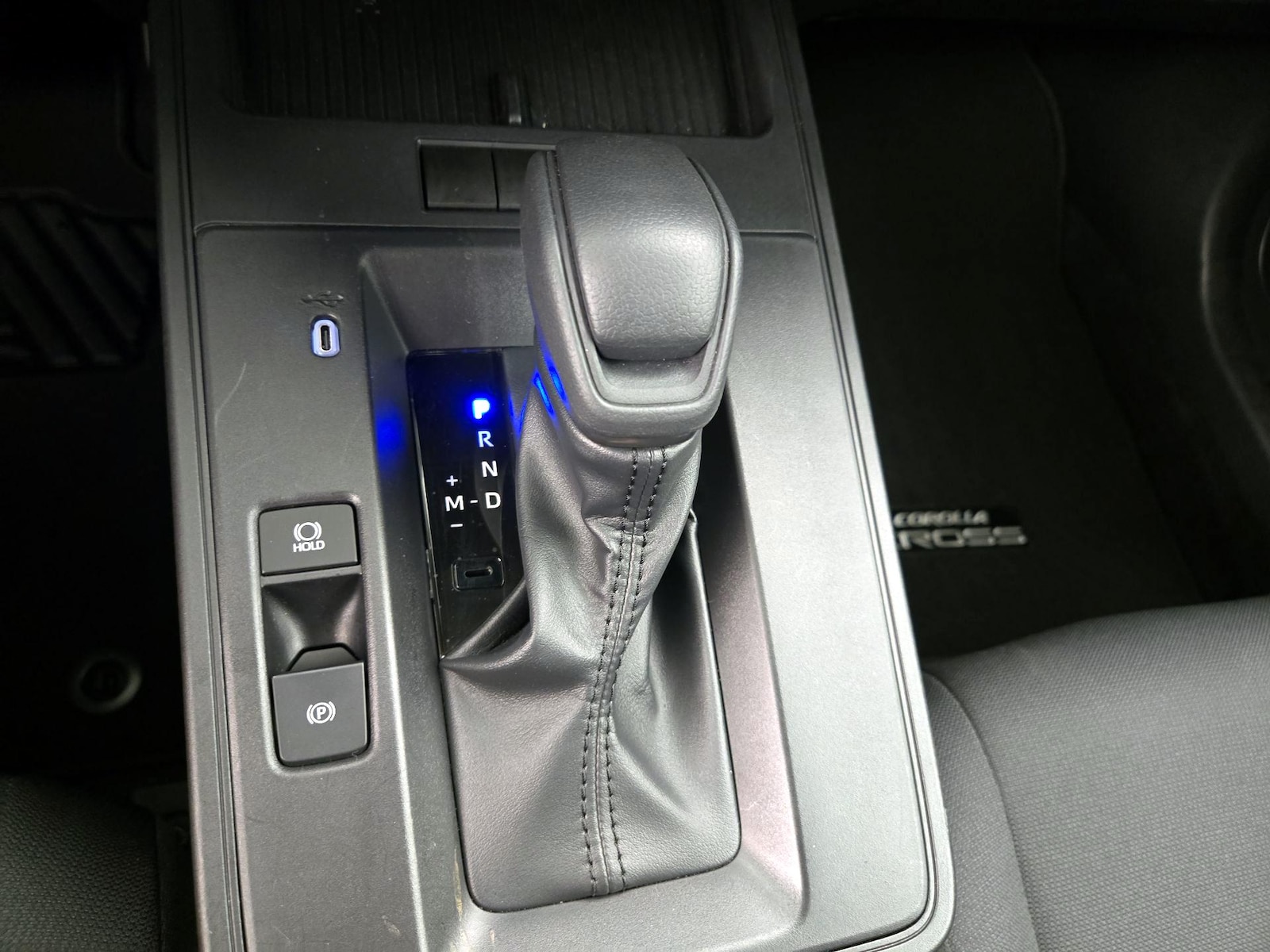 2026 Toyota Corolla Cross LE - Photo 18
