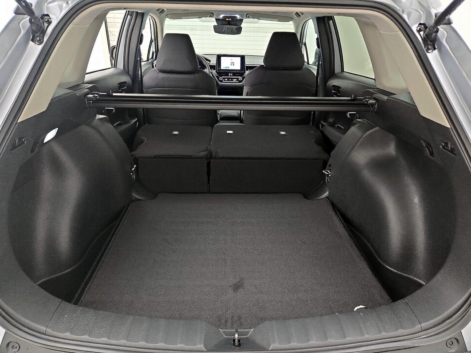 2026 Toyota Corolla Cross LE - Photo 22