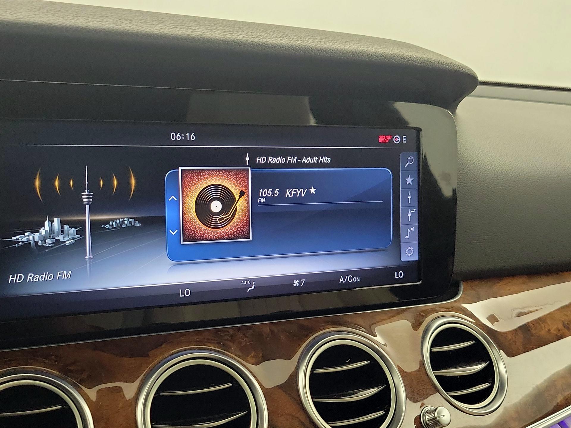 Thumbnail: 2017 Mercedes-Benz E-Class - 16
