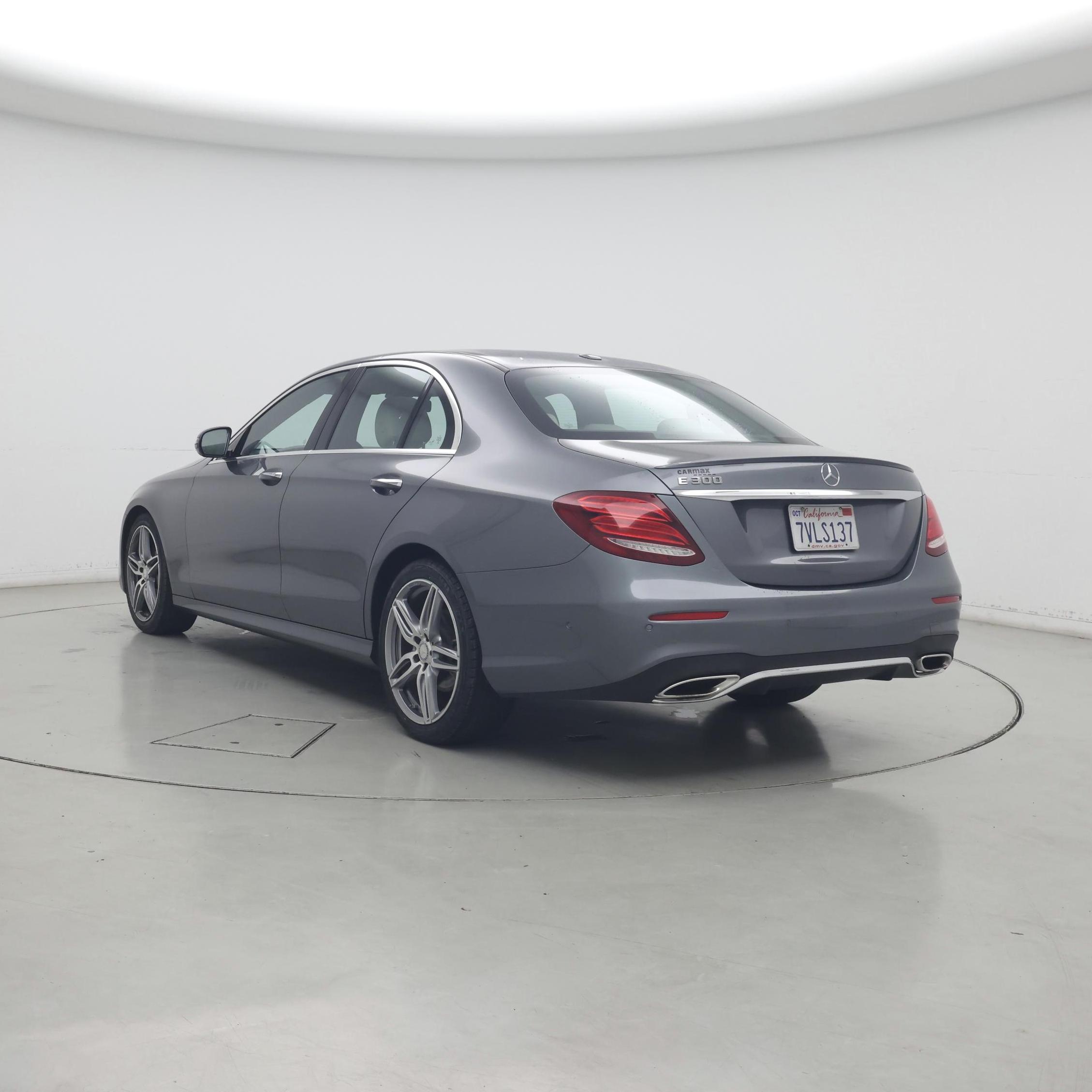 Thumbnail: 2017 Mercedes-Benz E-Class - 2