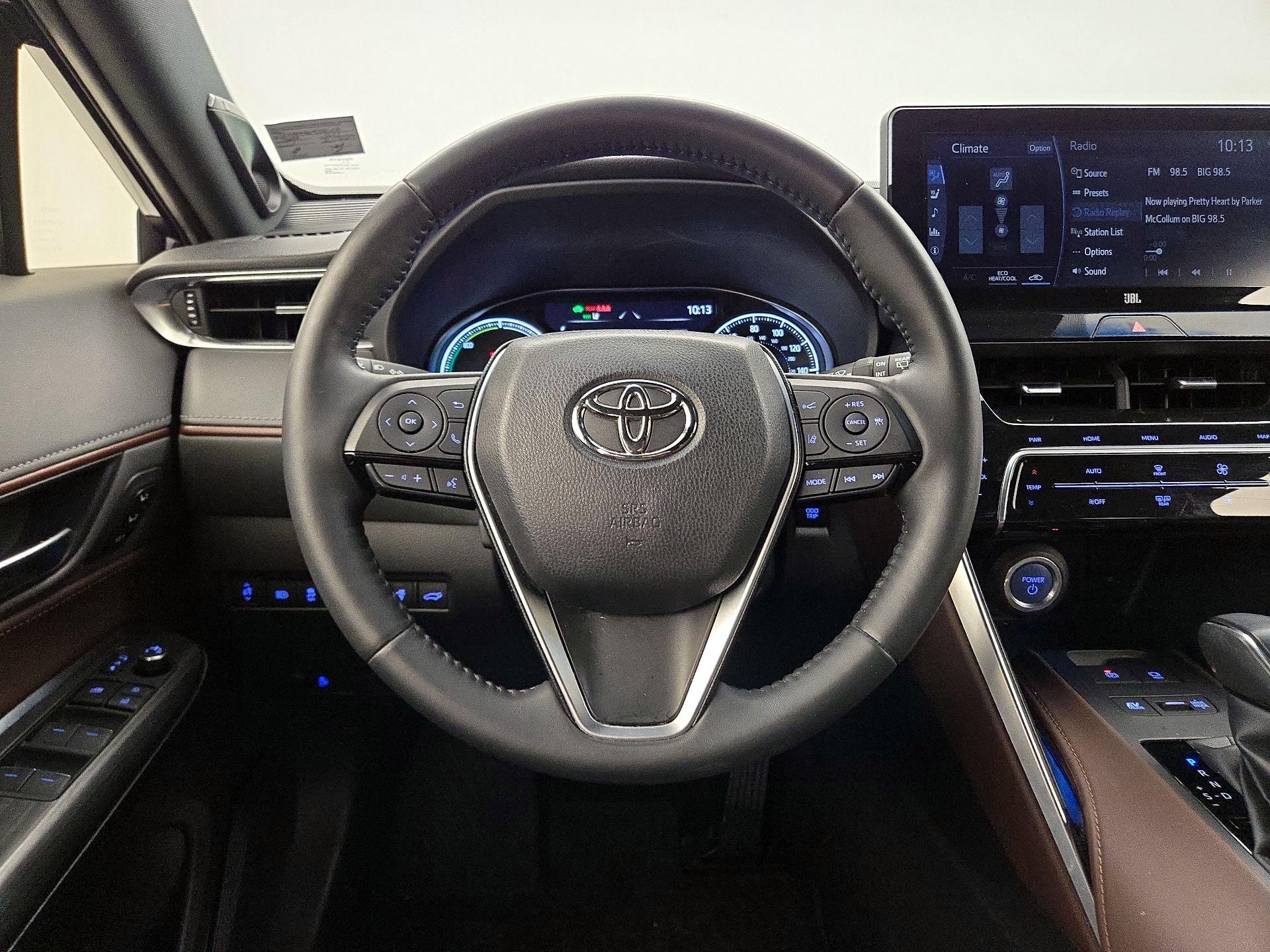 Thumbnail: 2021 Toyota Venza - 10