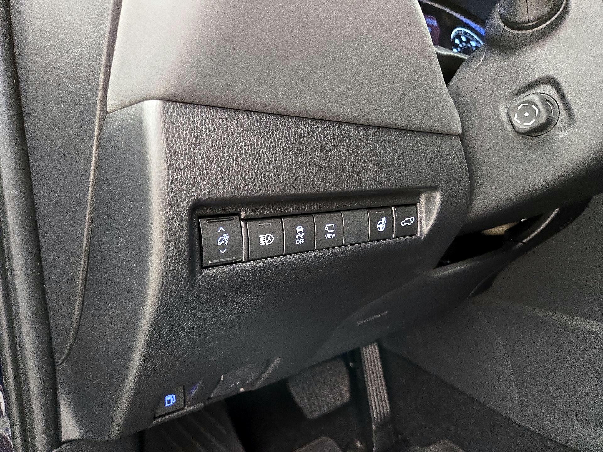 Thumbnail: 2021 Toyota Venza - 13