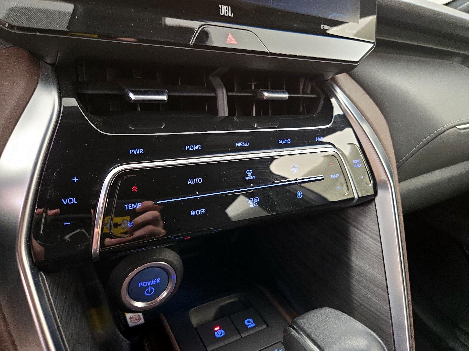 Thumbnail: 2021 Toyota Venza - 16